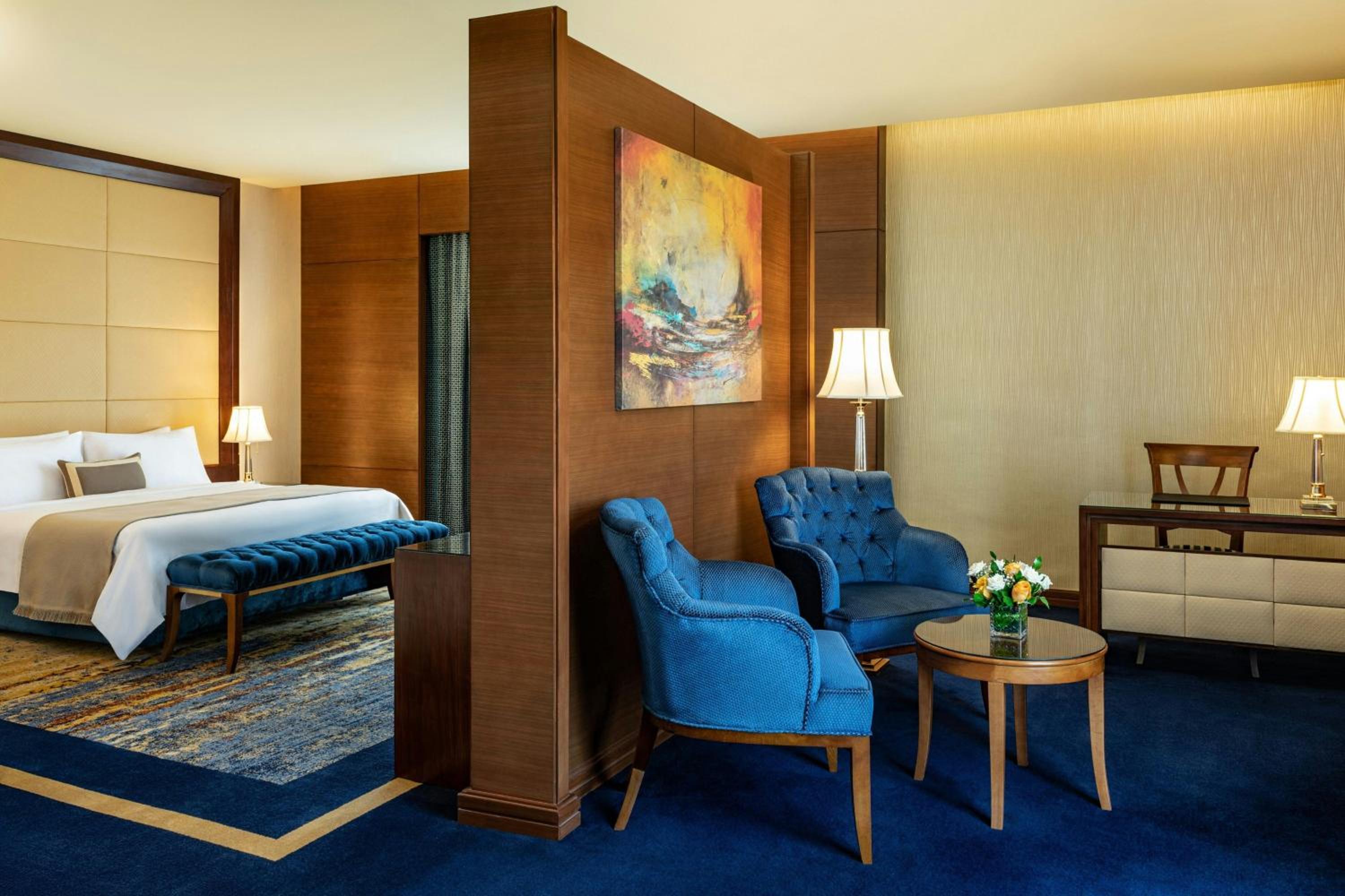 Grand Deluxe King Room, Larger Guest room, 1 King, Balcony