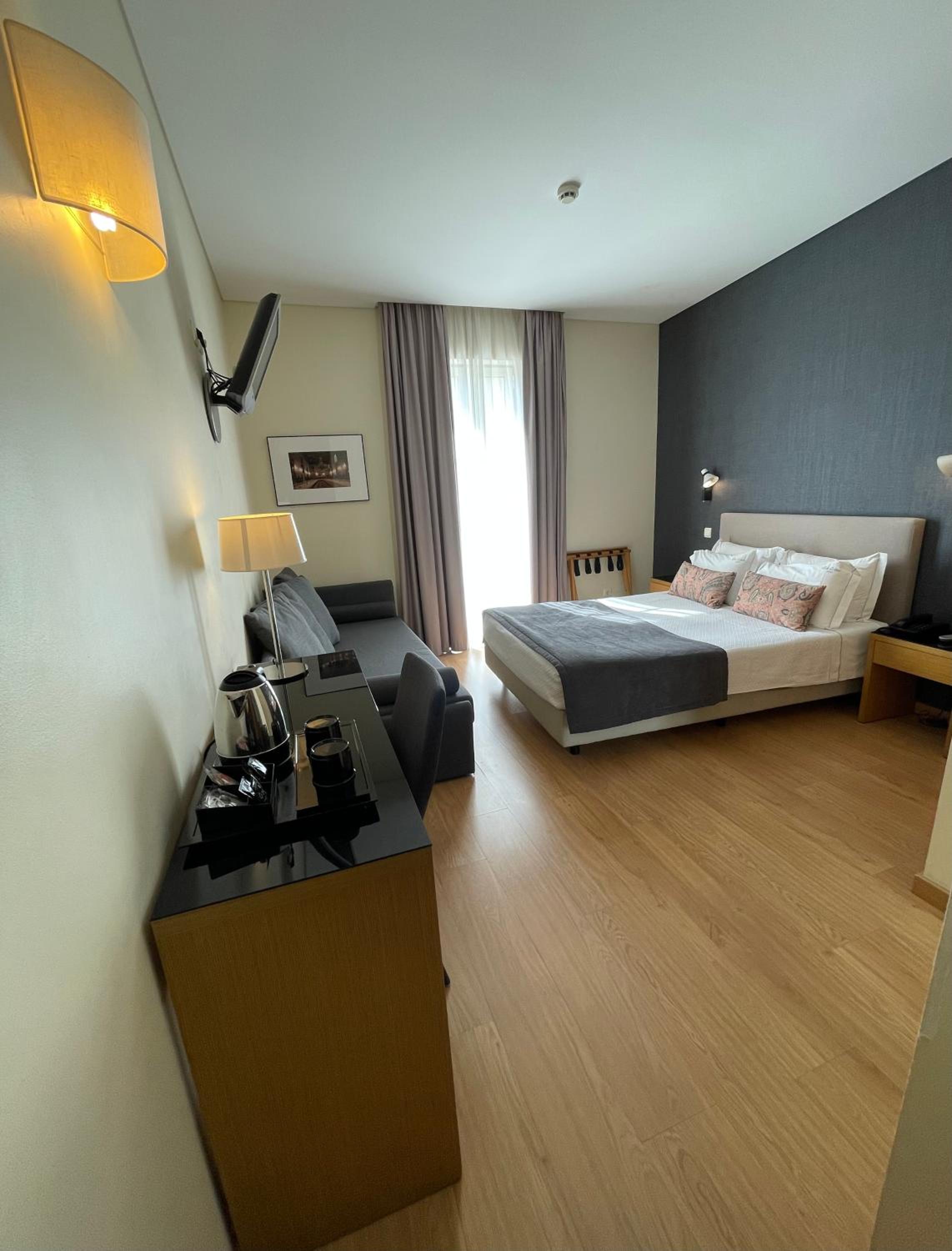 Superior Double Room with Extra Bed - Photo 5