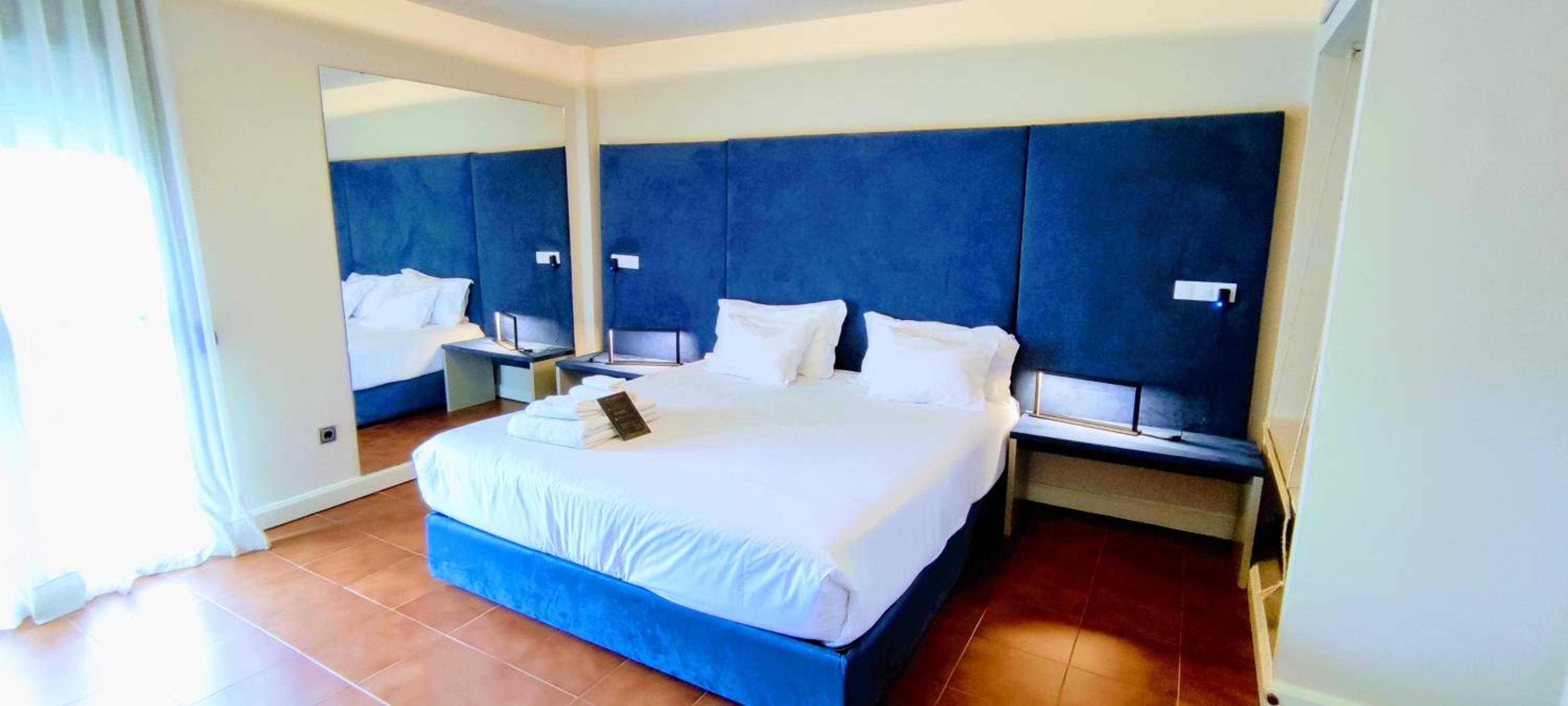 Deluxe Double Room - Photo 7