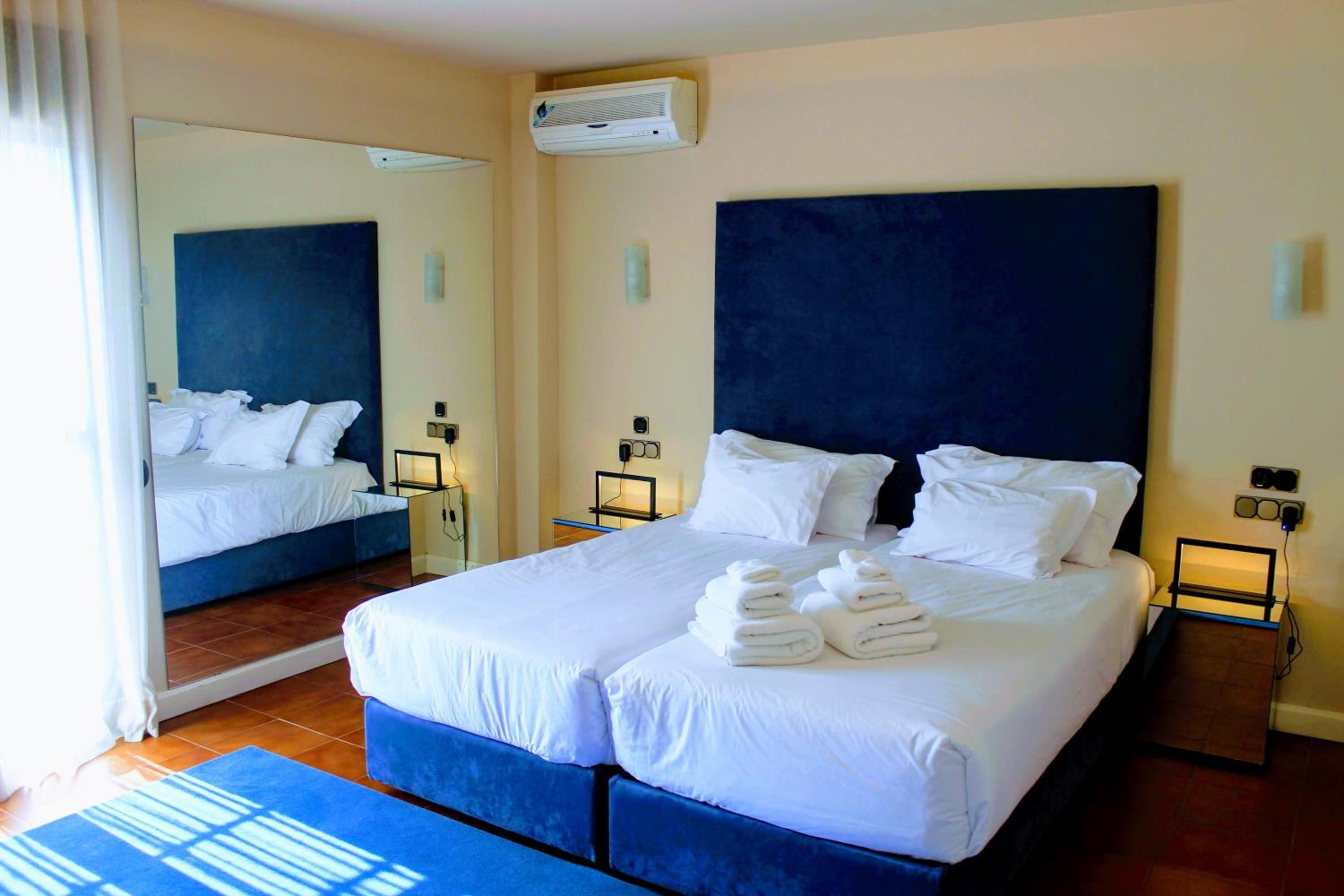 Deluxe Twin Room - Photo 7