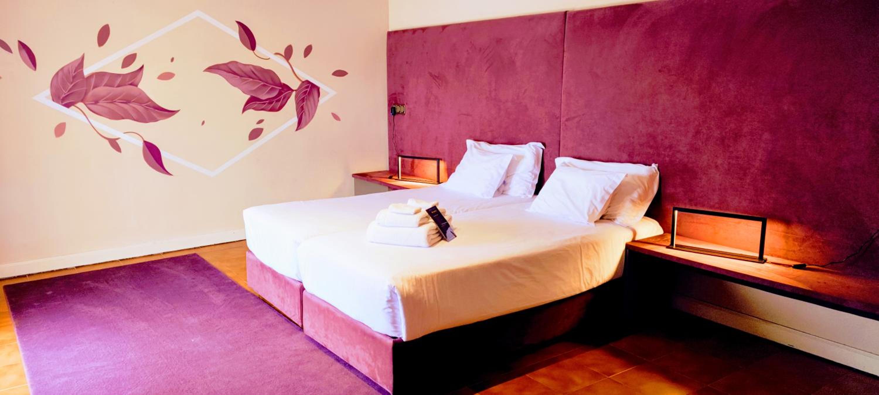 Deluxe Twin Room - Photo 9