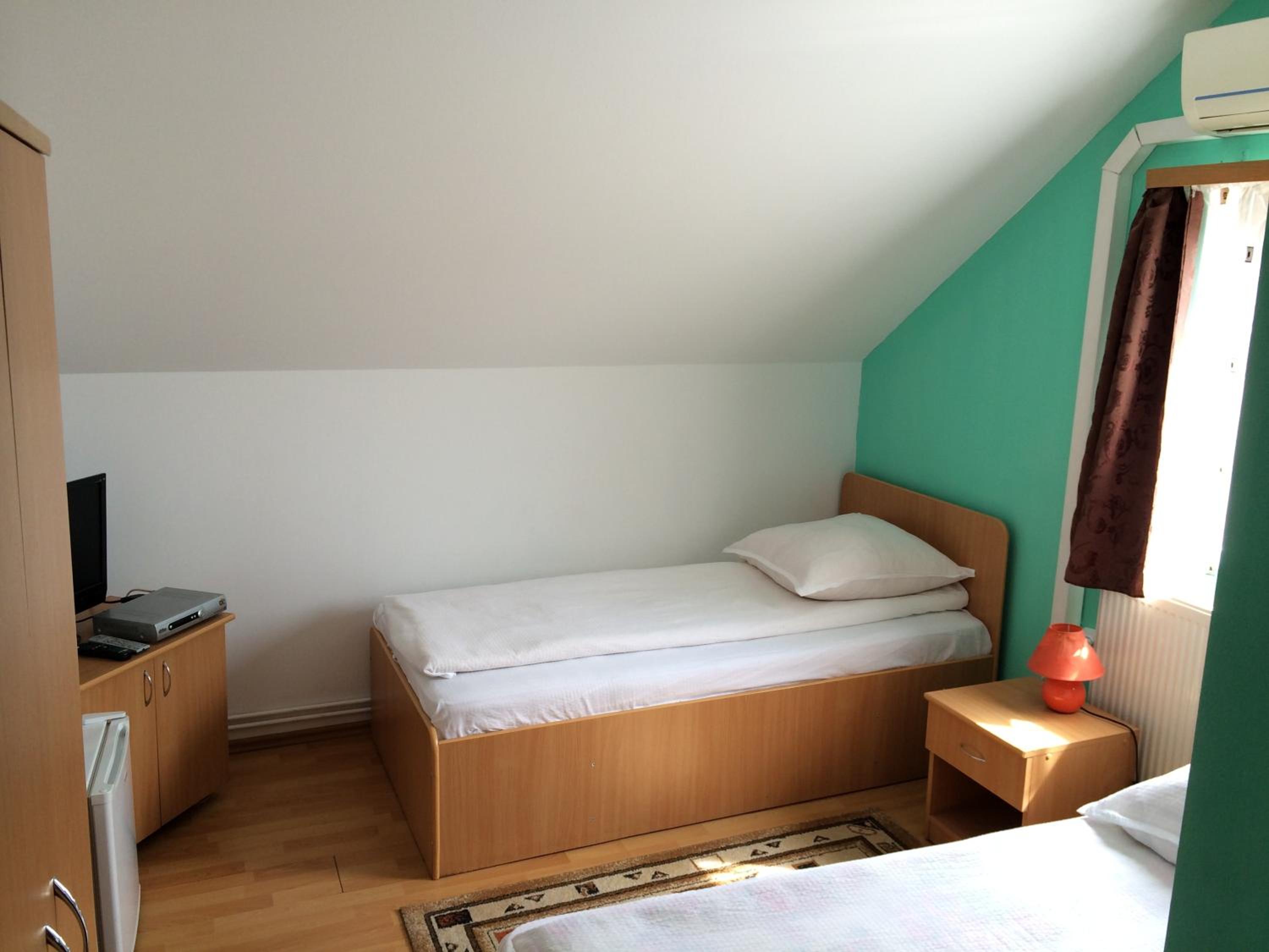 Double or Twin Room - Photo 1