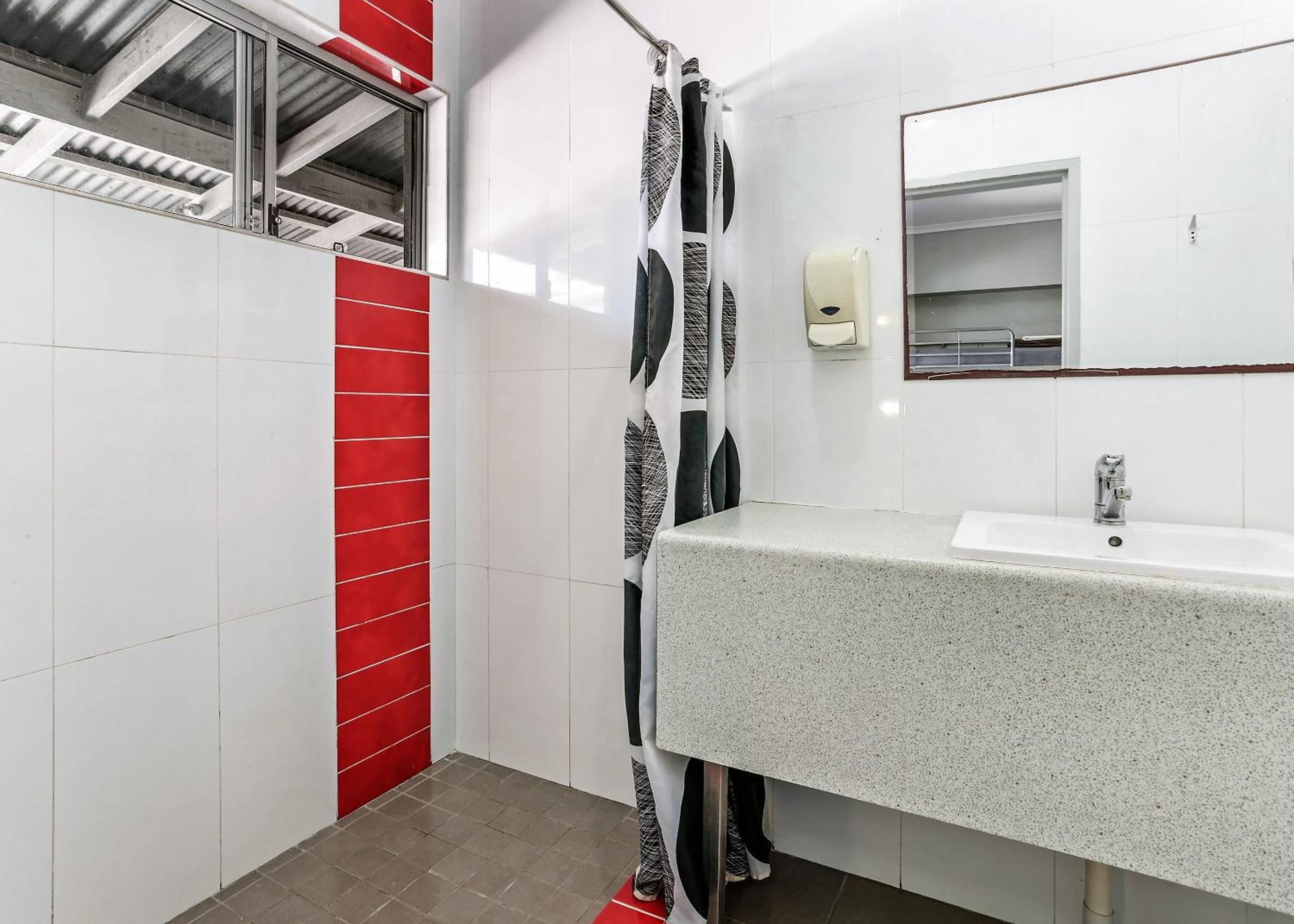 6 Bed Share + Attached Ensuite