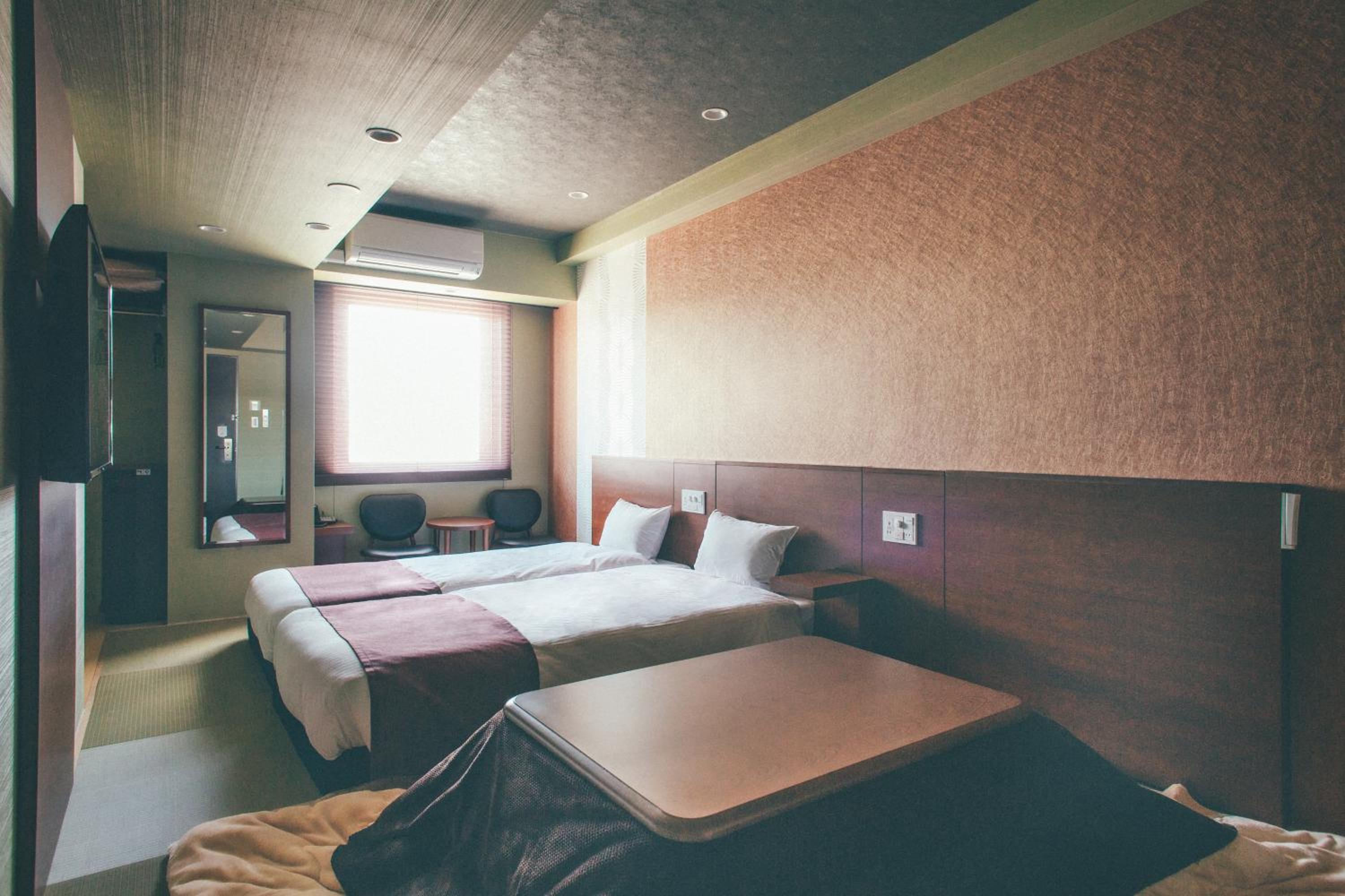 Japanese-Style Hollywood Twin Room - Non-Smoking photo 1