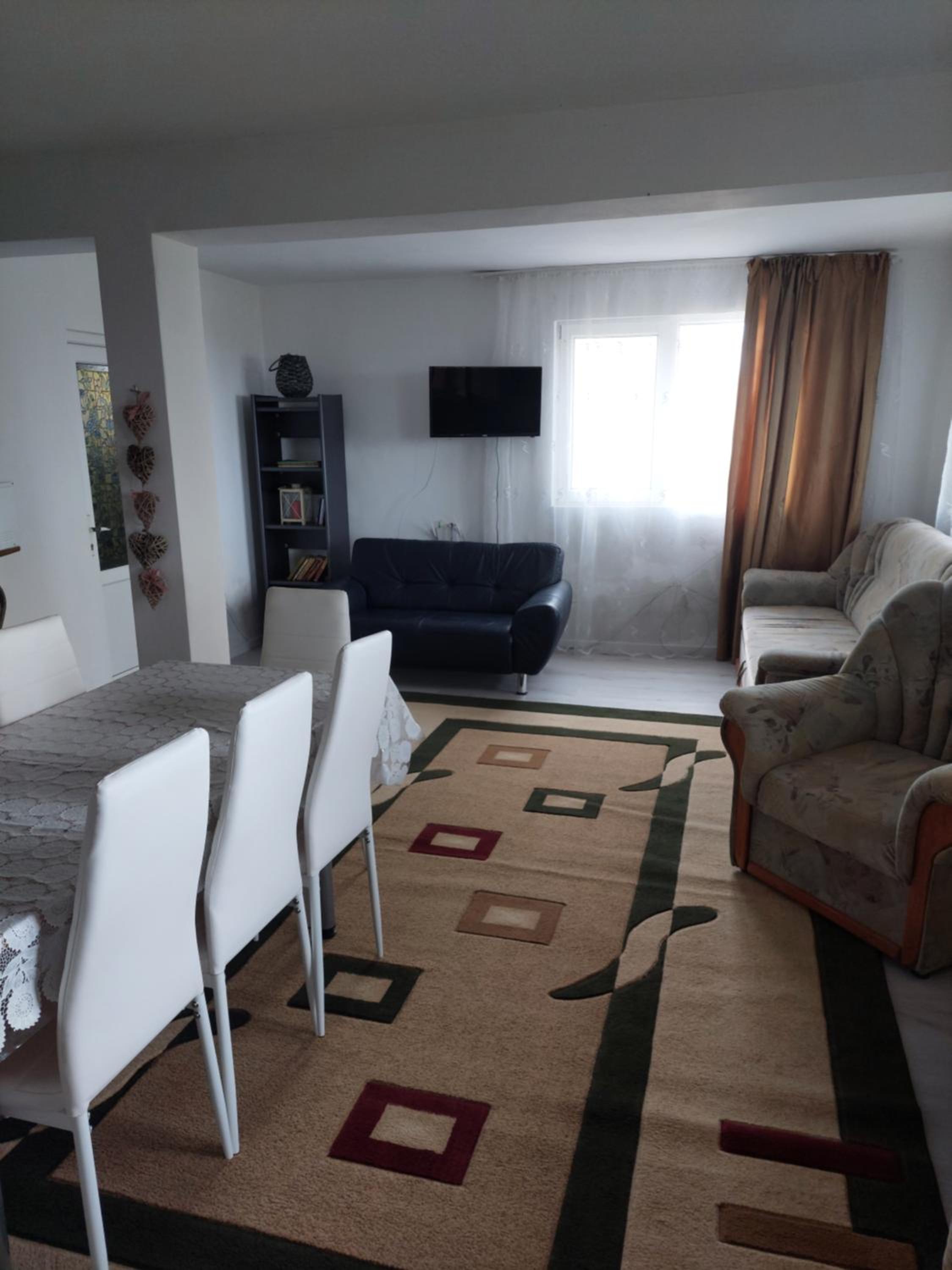 Three-Bedroom House photo 2