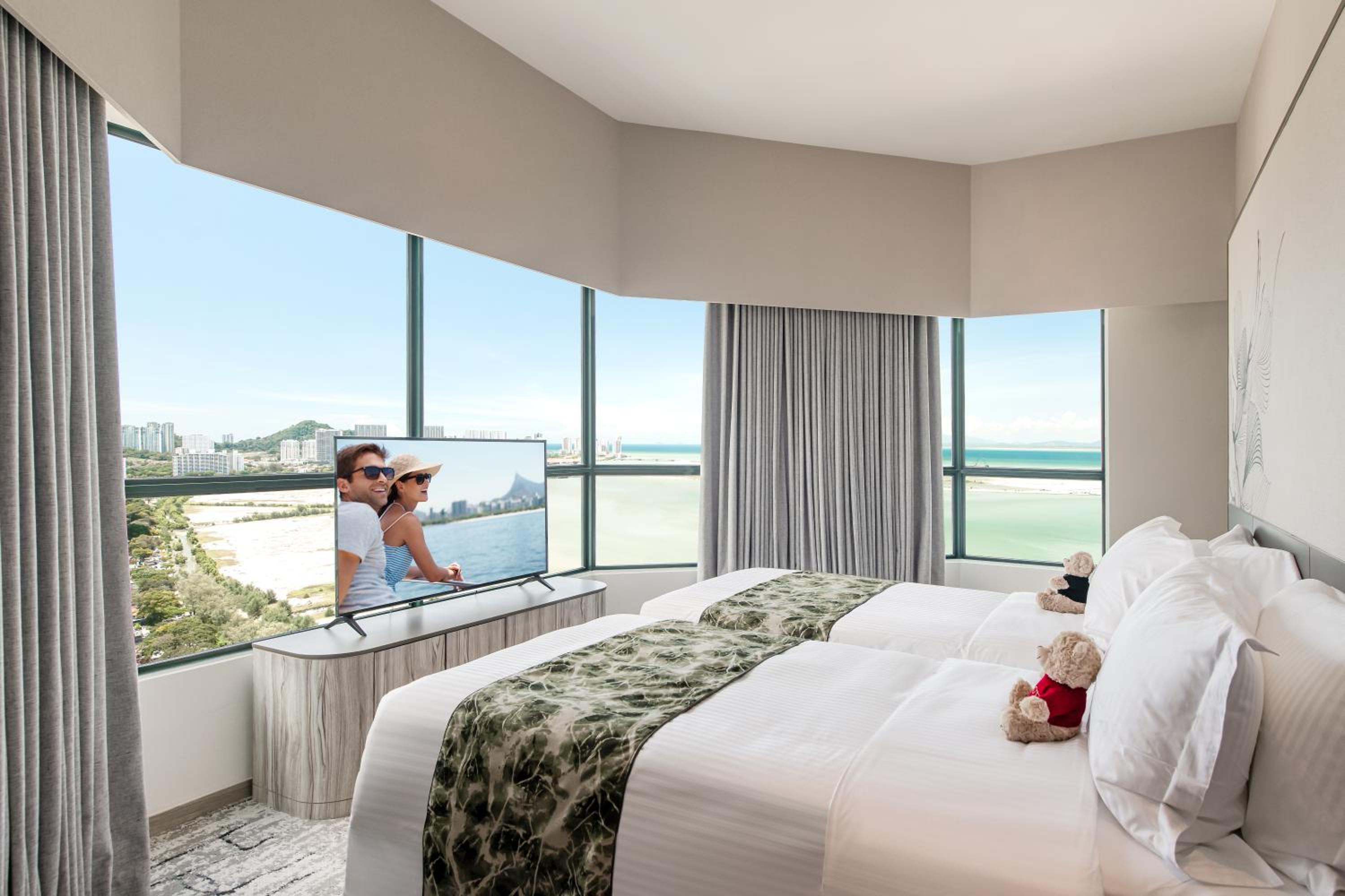 2 Bedroom Premier Sea View - Photo 2