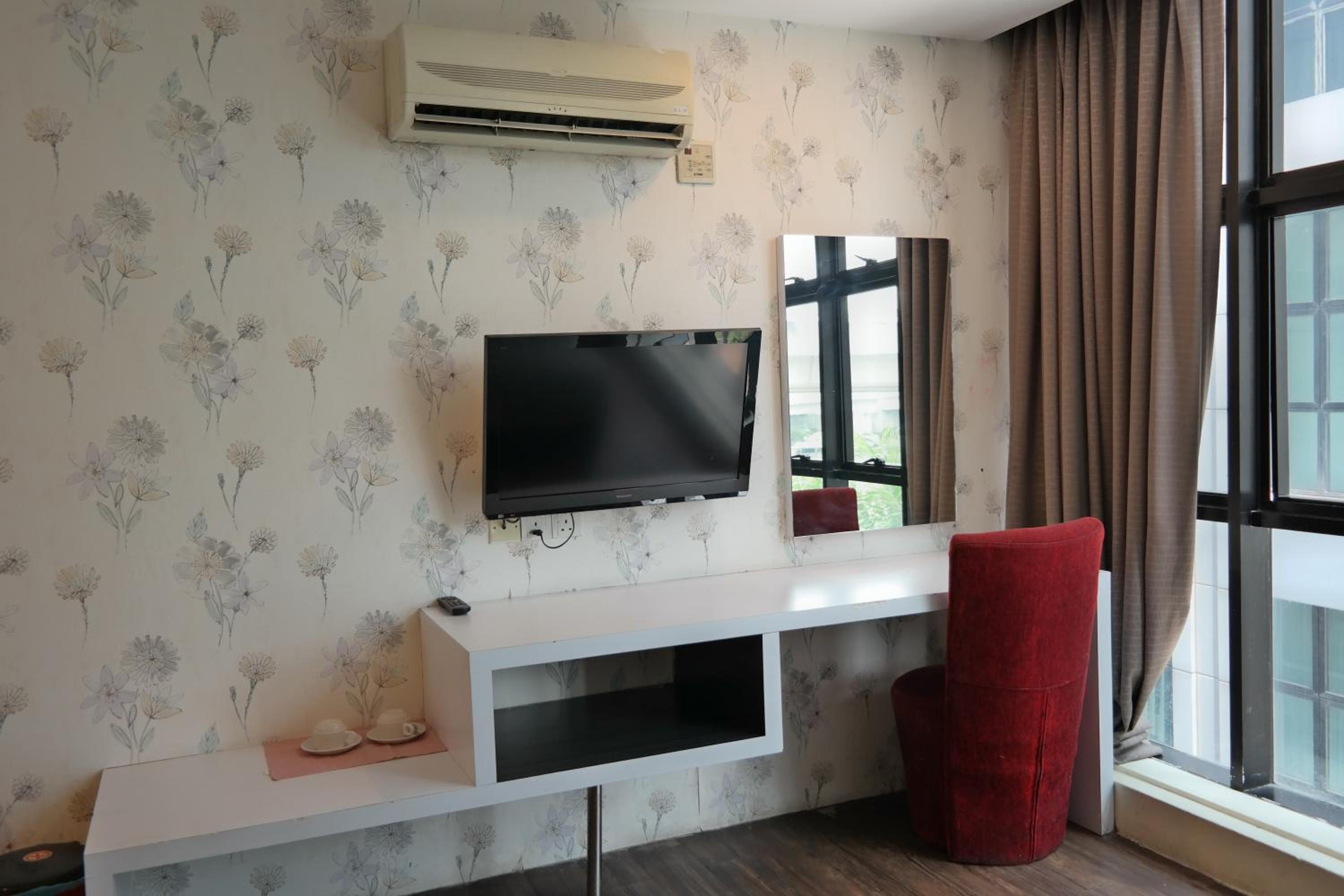 Standard Queen Room - Photo 4