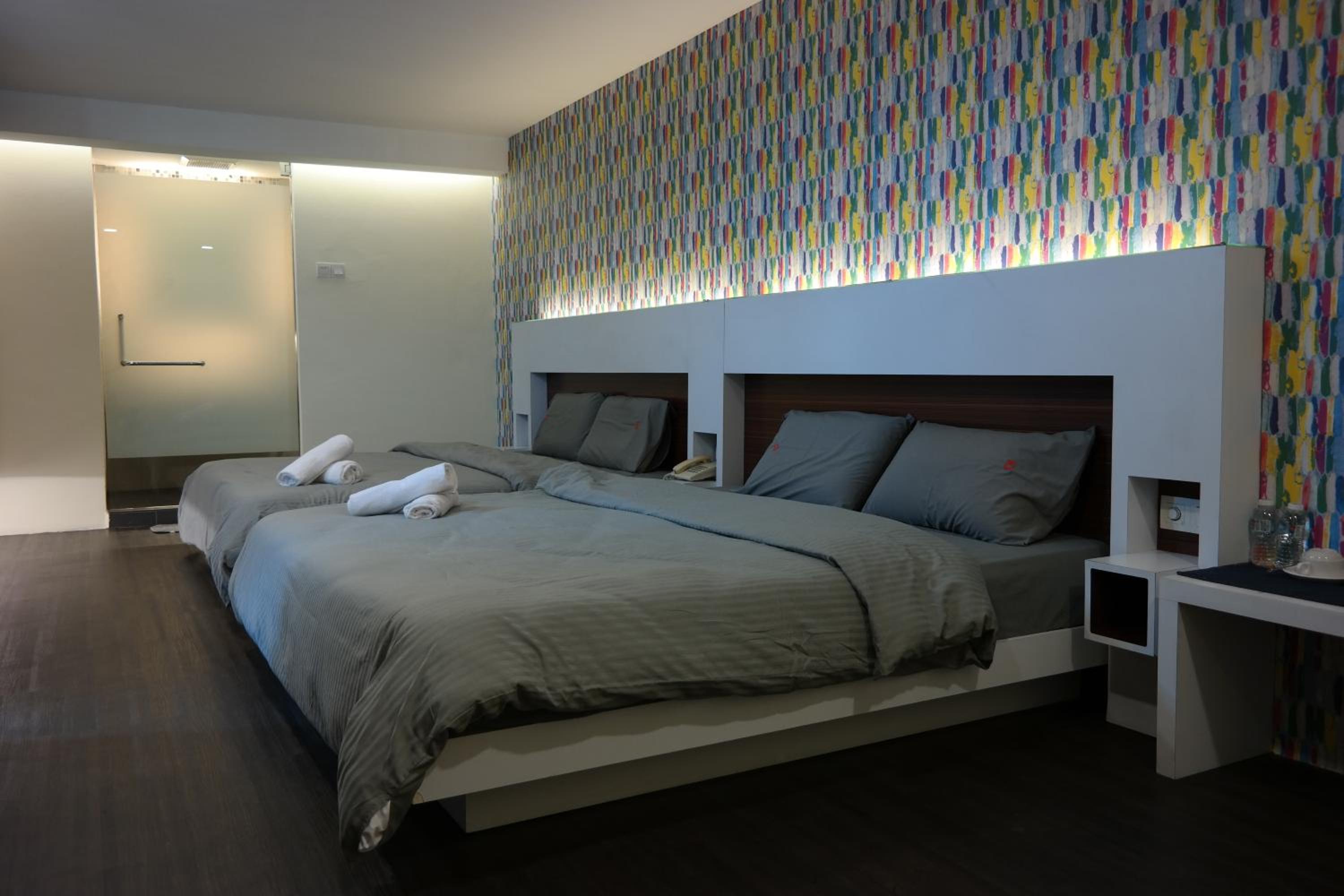 Deluxe Family Room - Photo 3