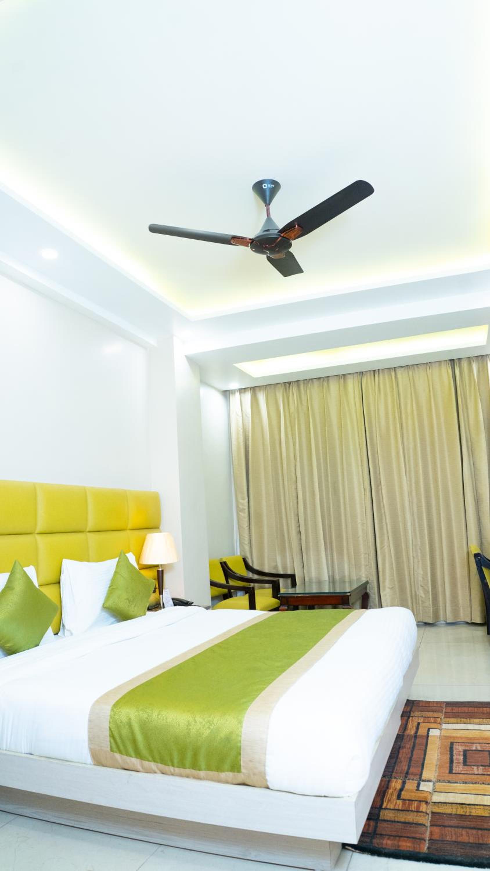 Deluxe Room (2 Adults + 1 Child) photo 3
