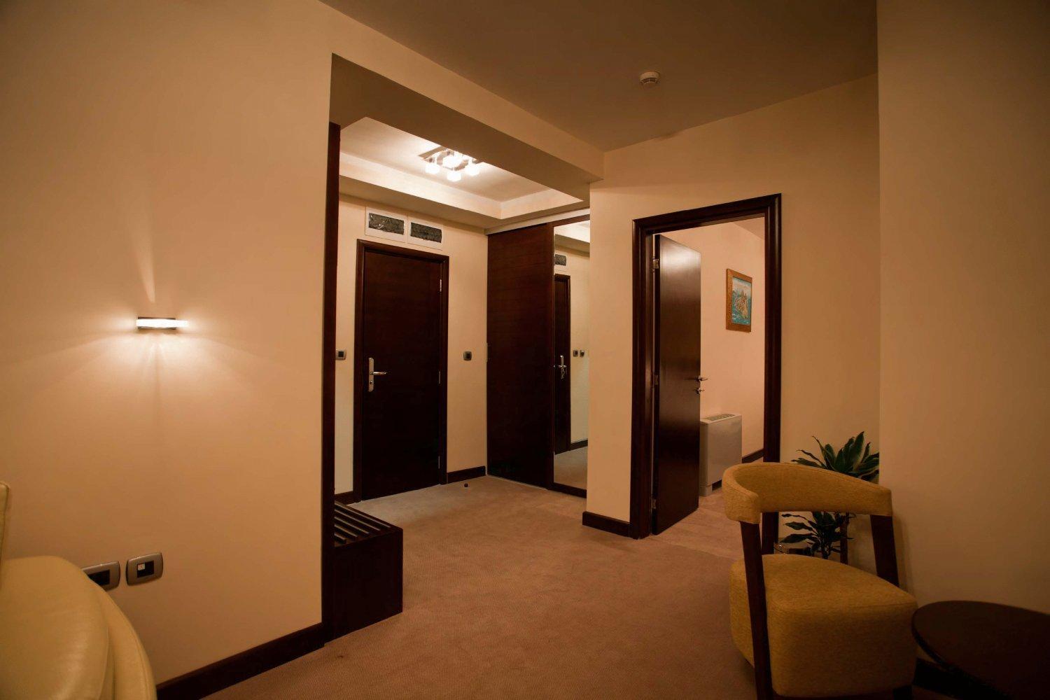 Deluxe Suite - Photo 3