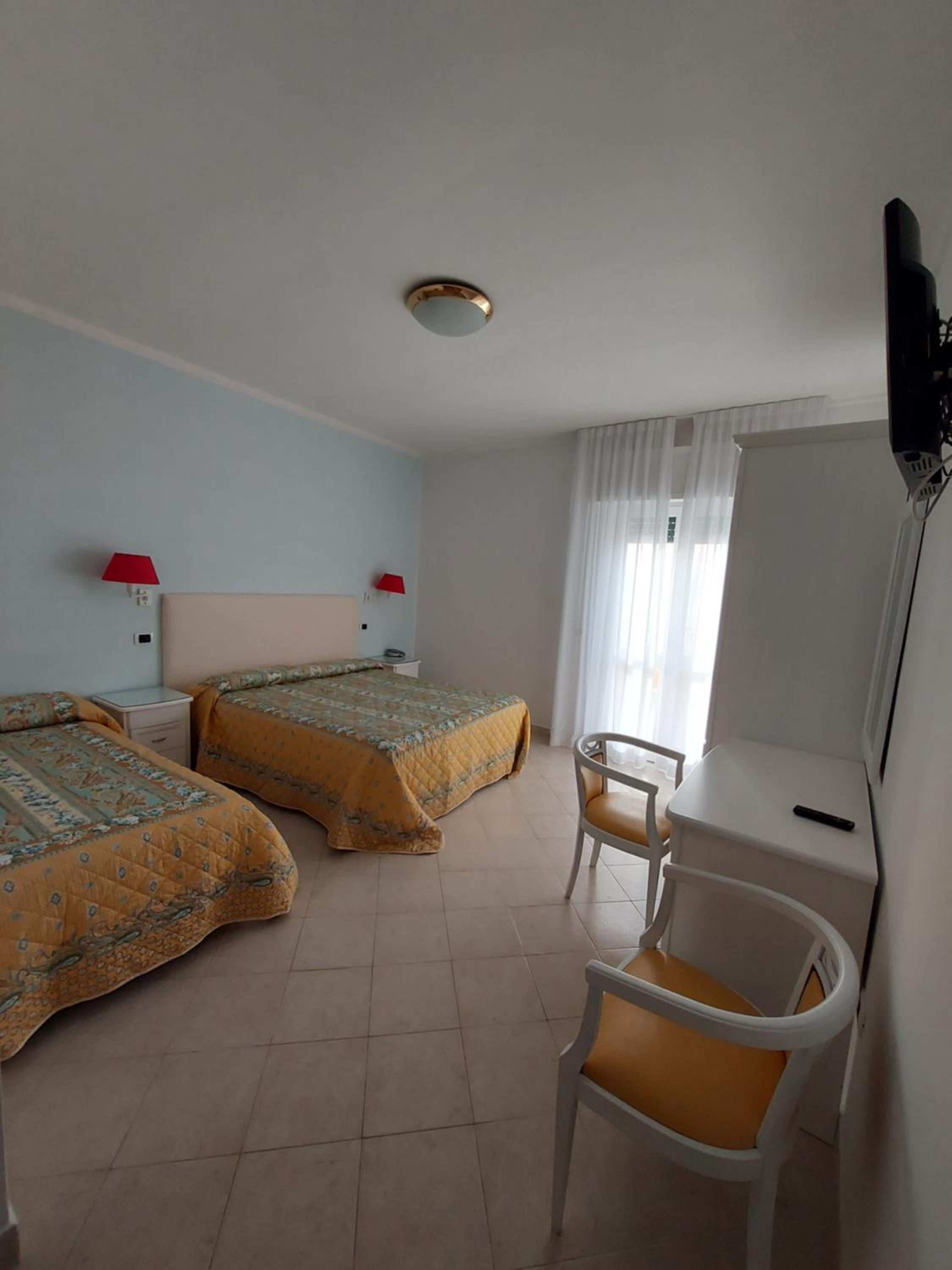 Standard Triple Room with Sea View