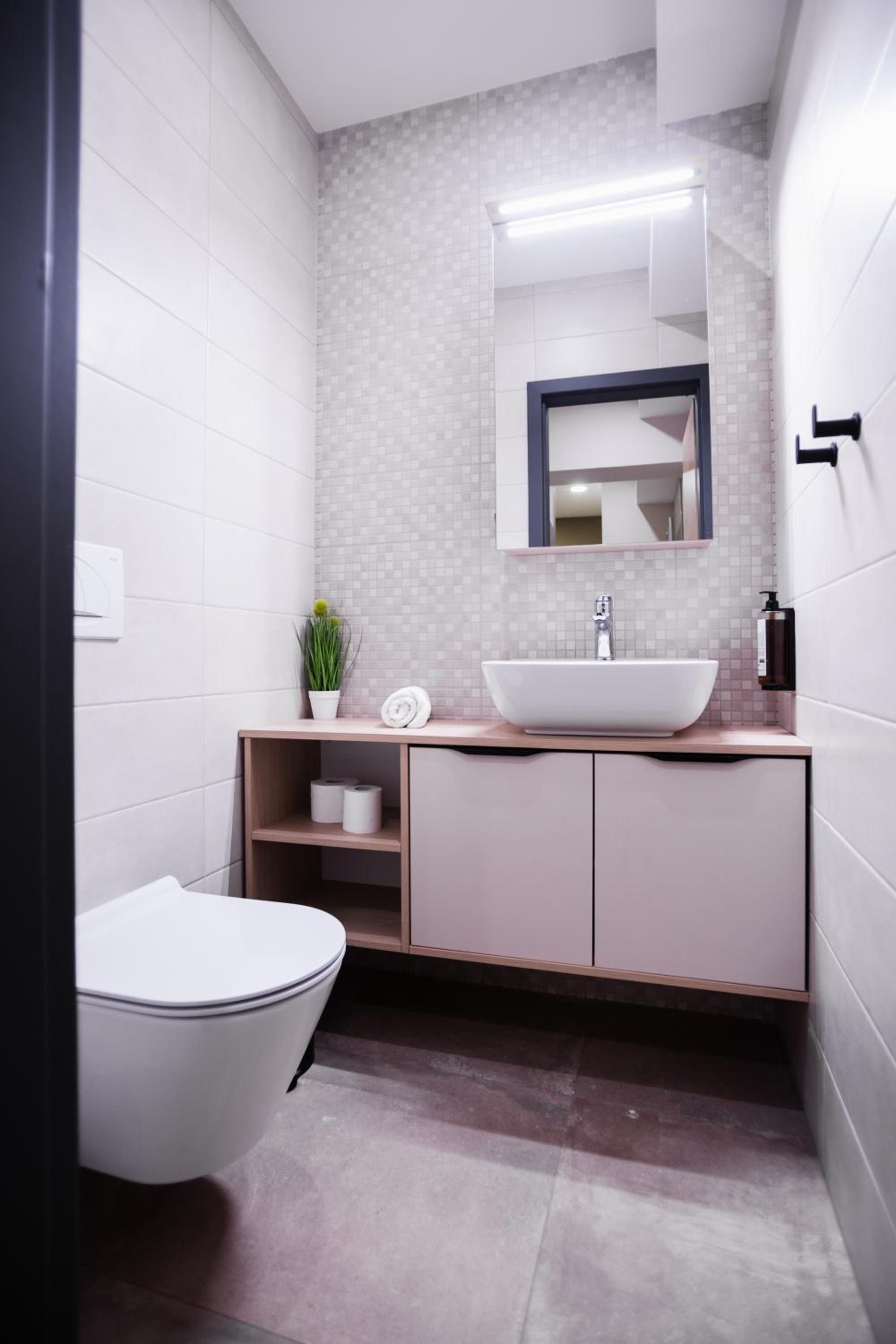 Studio with Spa Bath