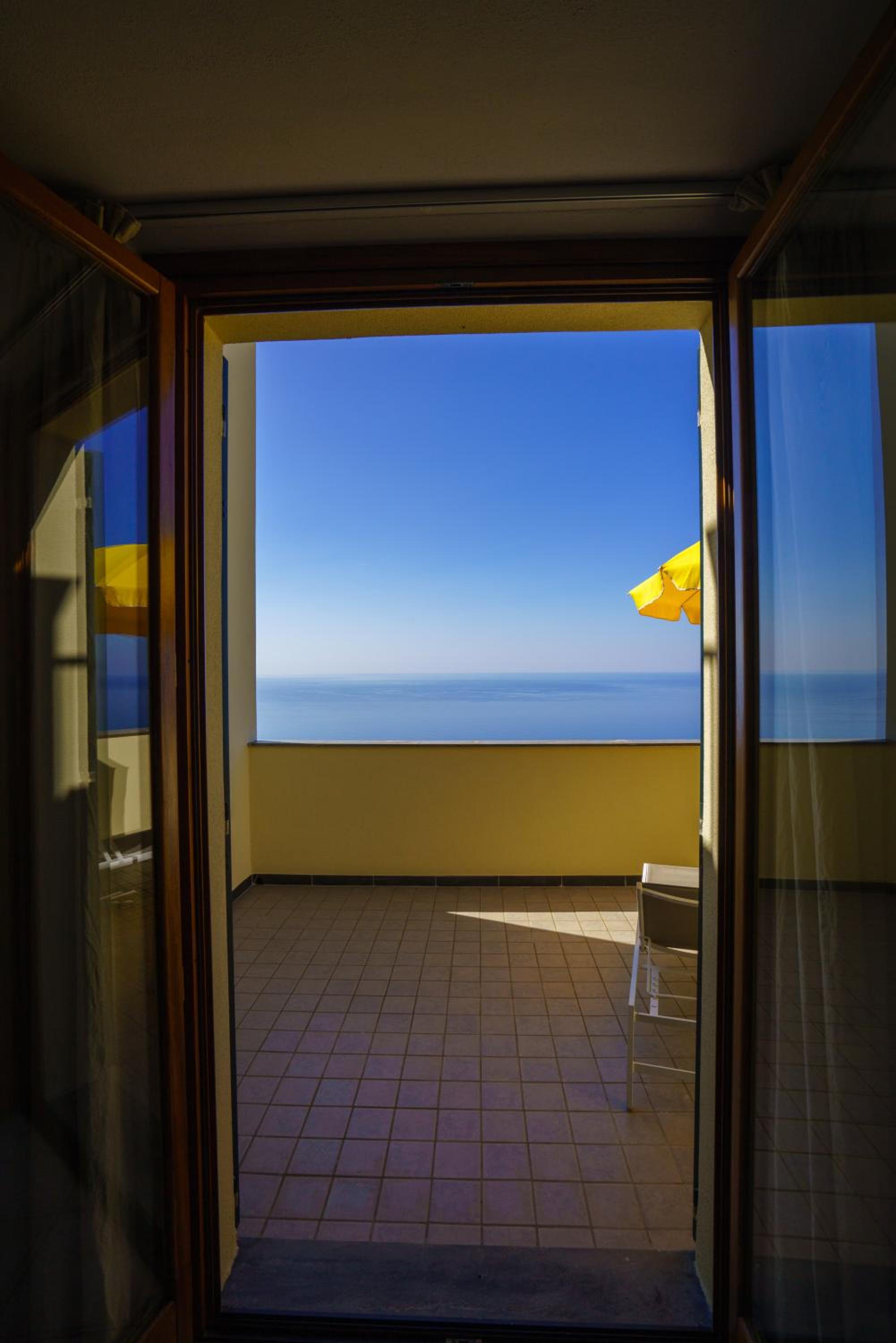 Double Room with Balcony and Sea View