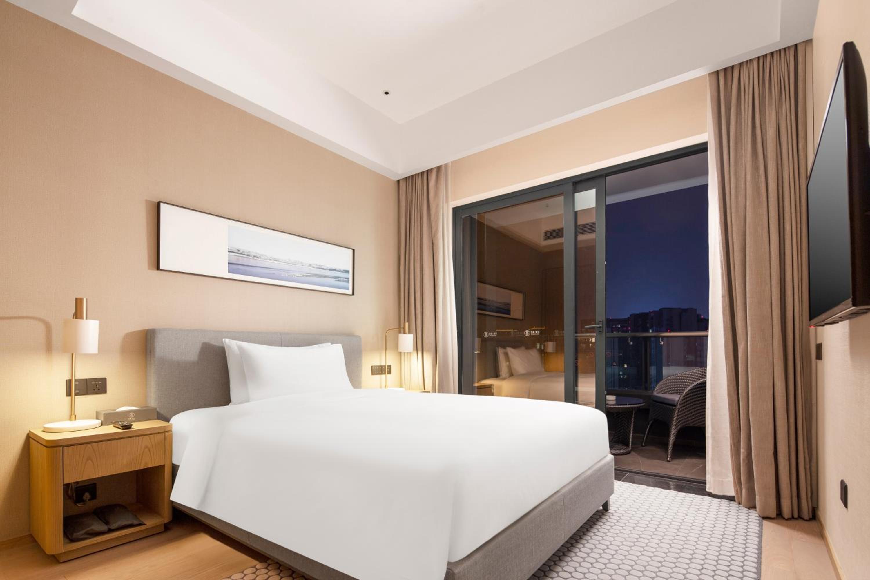 Double Room with Balcony - Photo 1