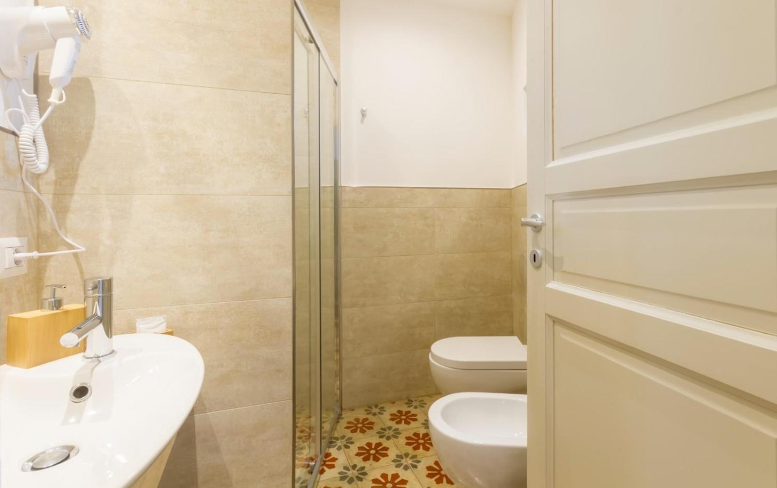 Suite with Hot Tub - Photo 36