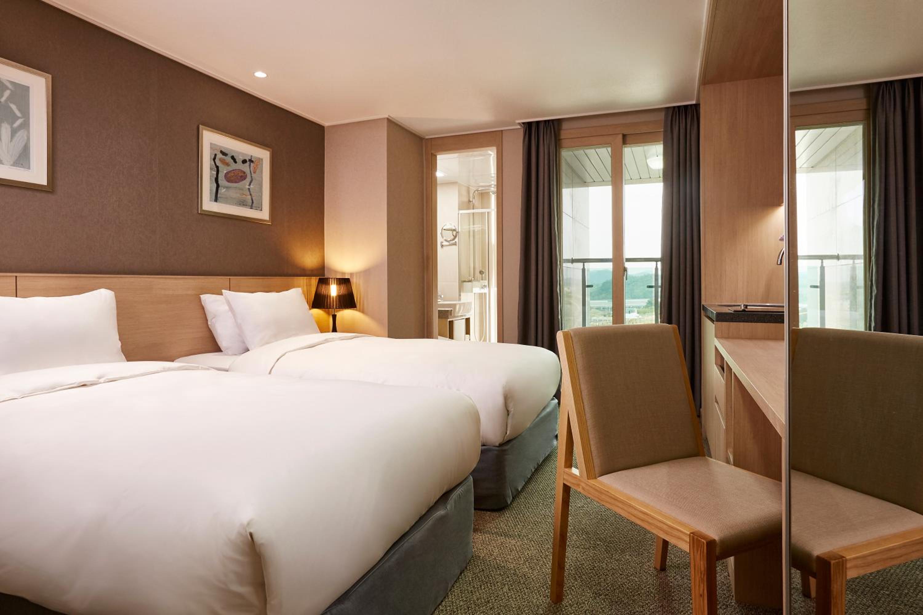 Superior Twin Room photo 3
