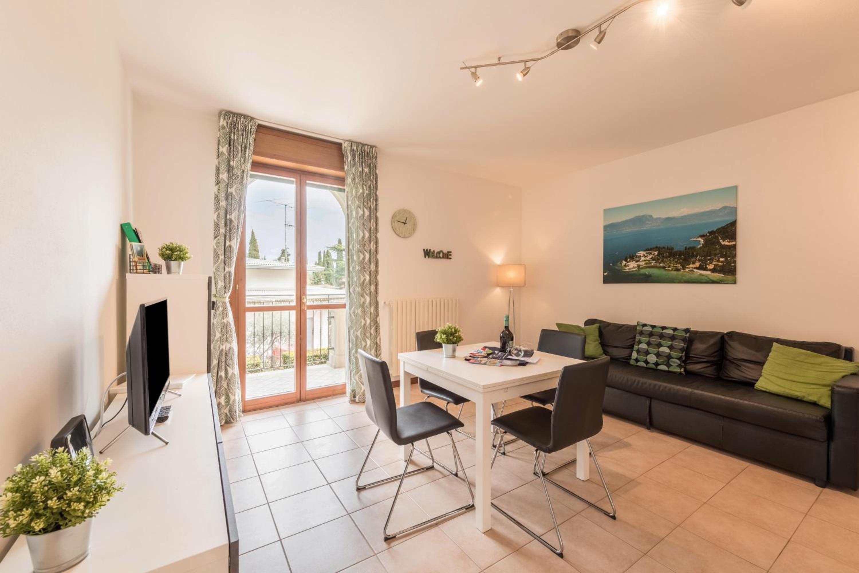 Superior One-Bedroom Apartment with Balcony photo 2