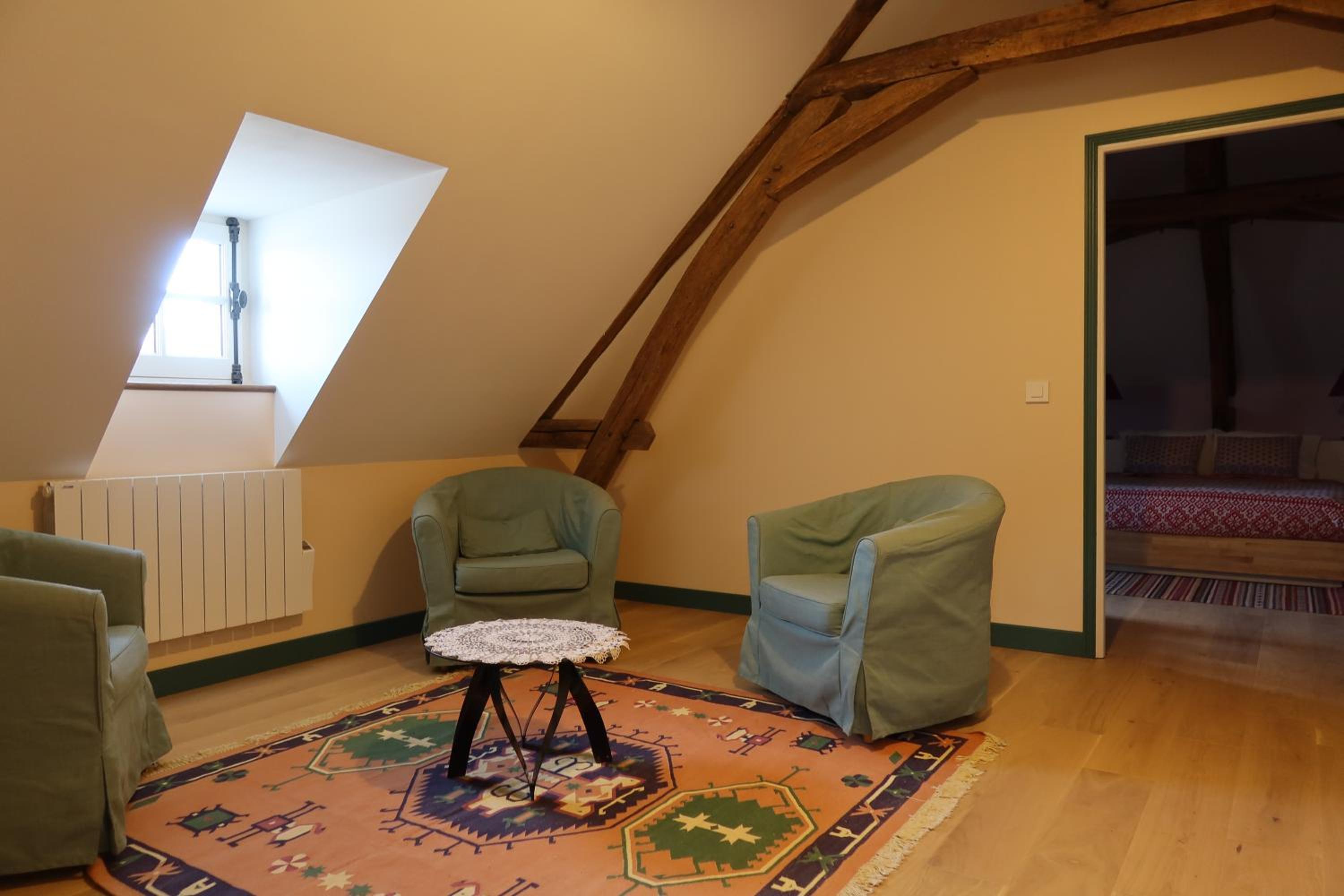 One-Bedroom Suite - Photo 4