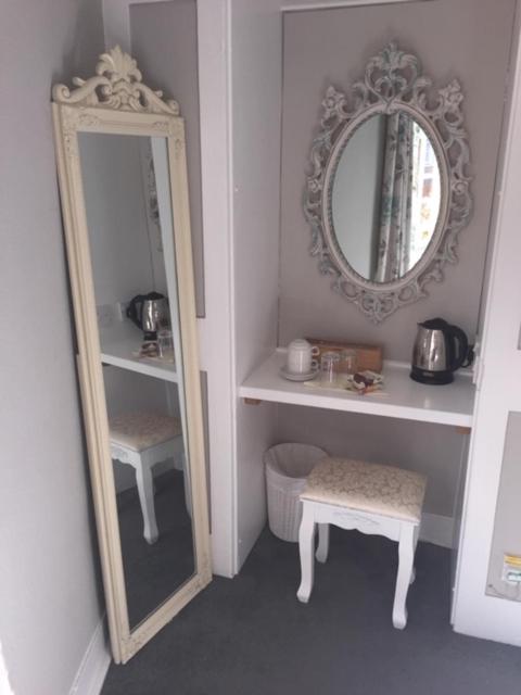 Budget Double Room photo 2