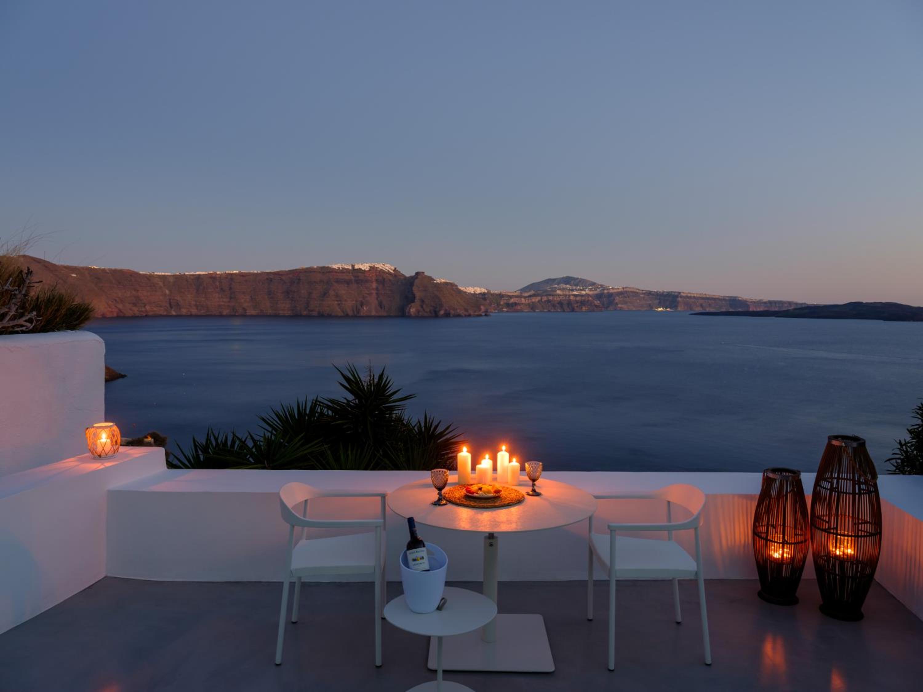 Two Bedroom Villa with Caldera View and Heated Plunge Pool - Photo 6