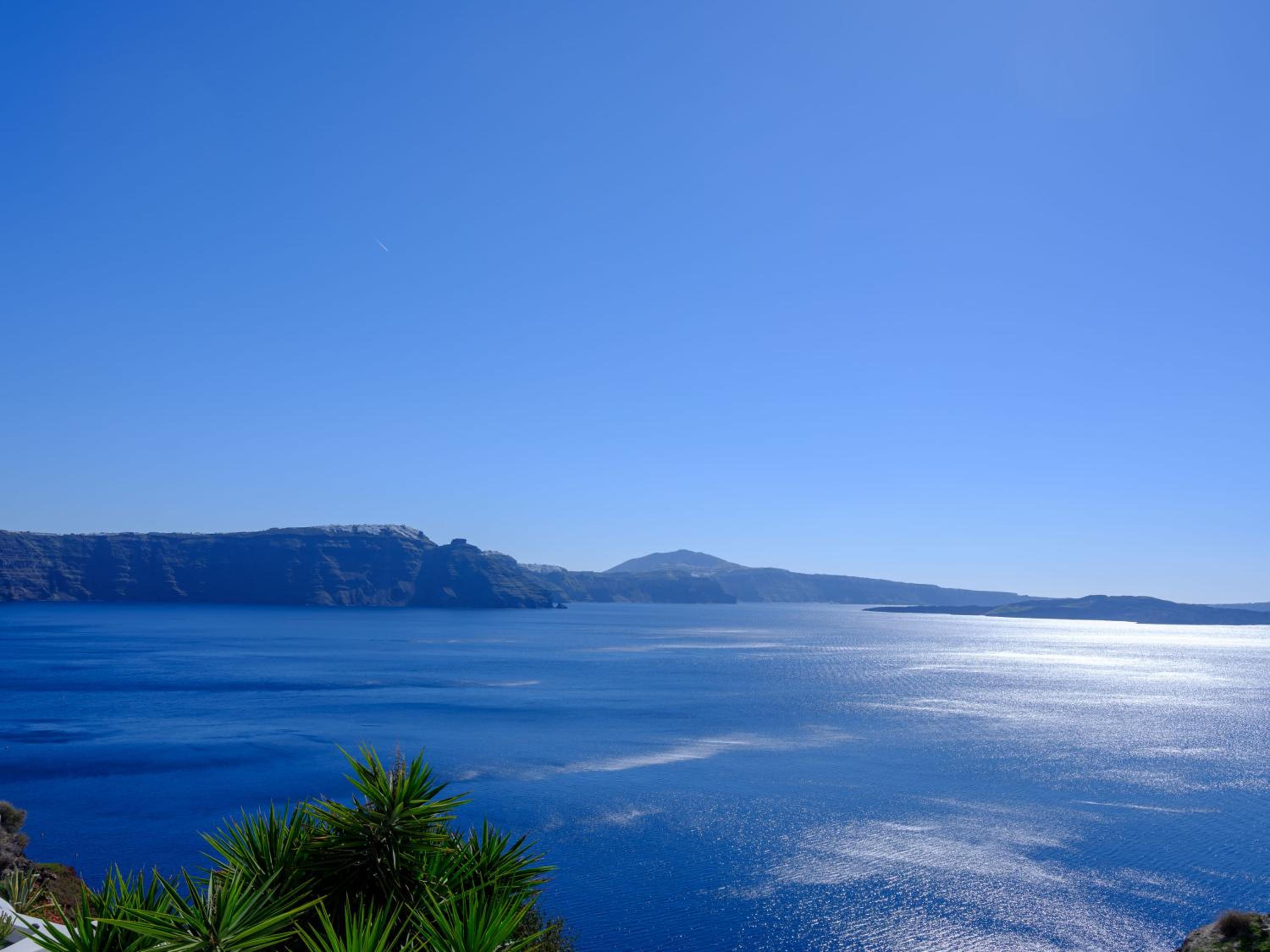 Two Bedroom Villa with Caldera View and Heated Plunge Pool - Photo 10