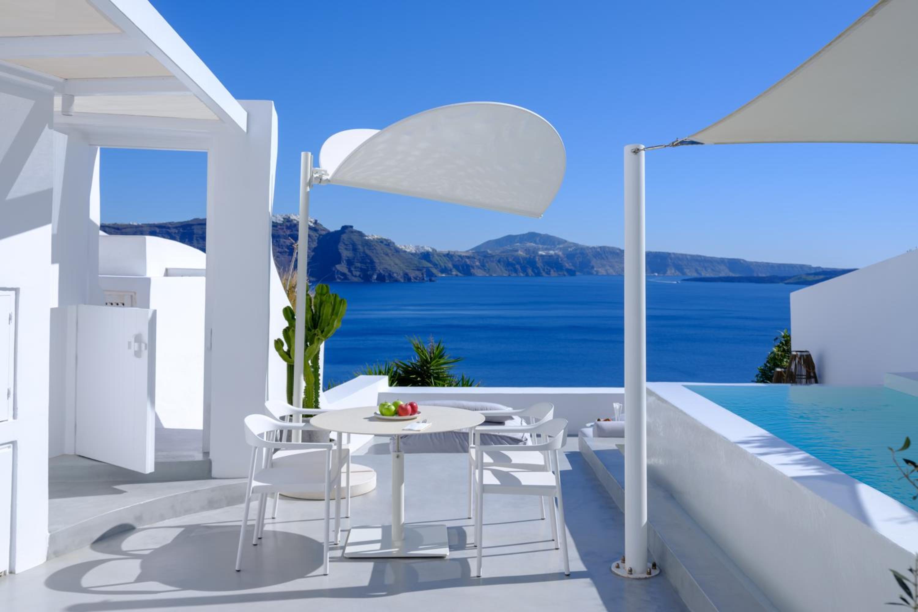 Two Bedroom Villa with Caldera View and Heated Plunge Pool - Photo 9