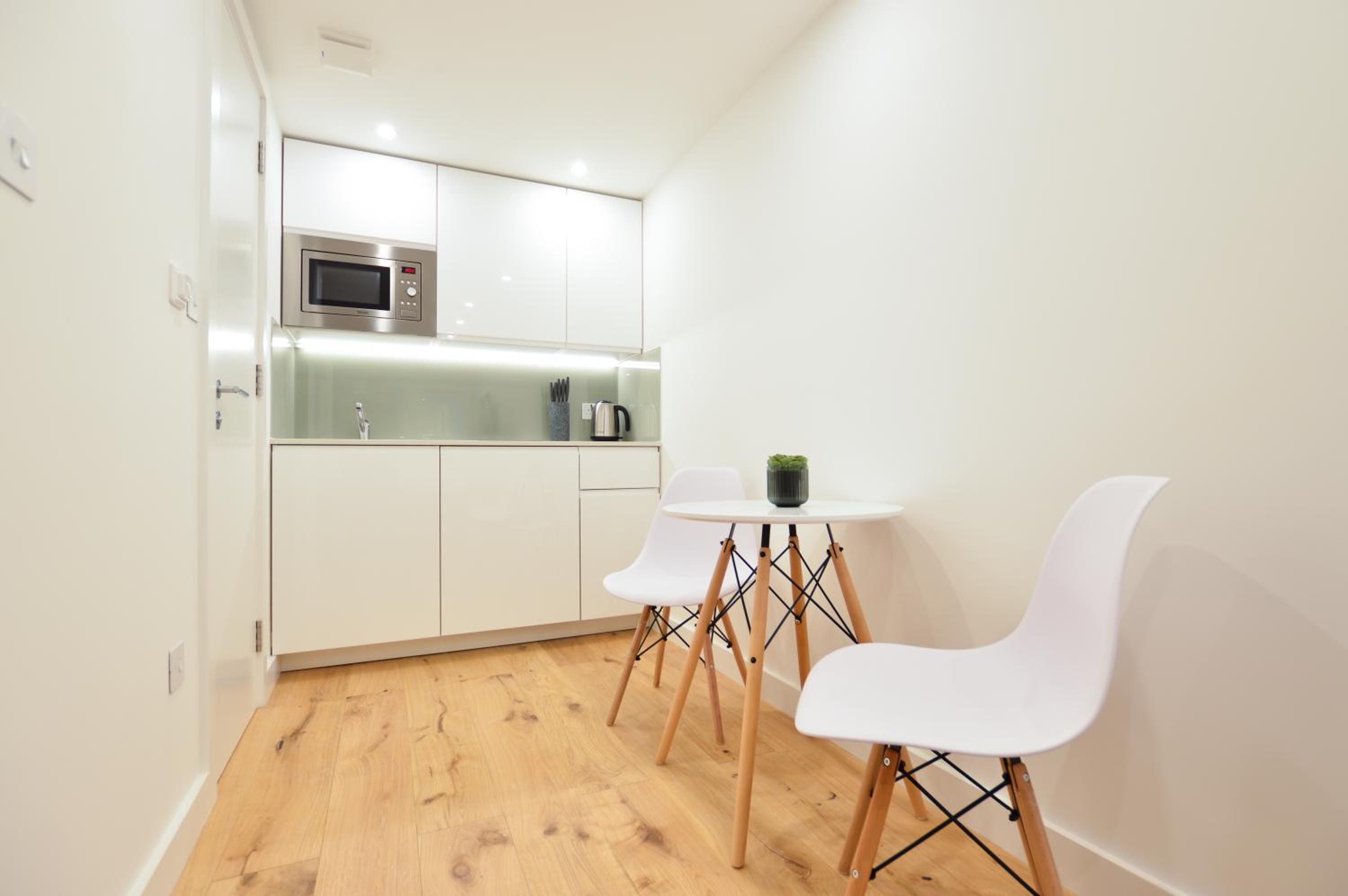 Lower Ground Floor Studio Apartment photo 2