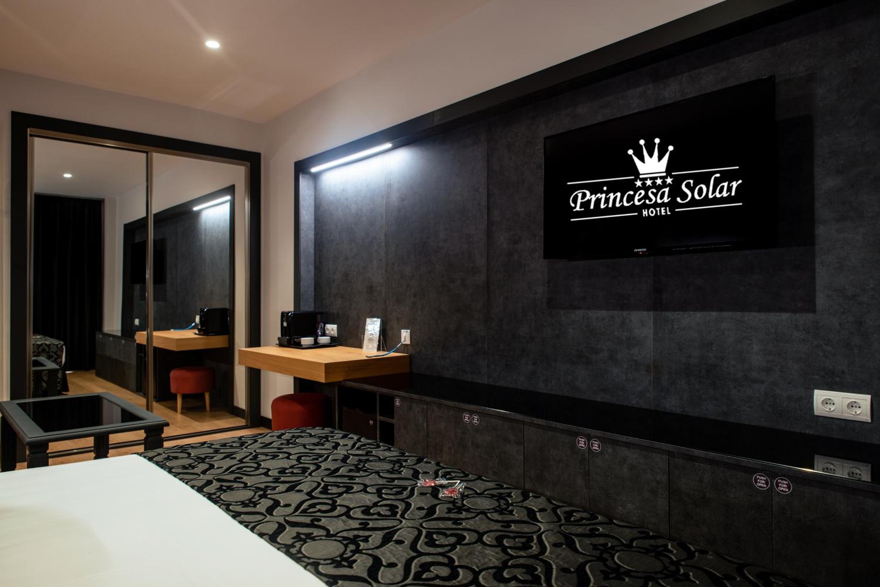 Junior Suite - Photo 13