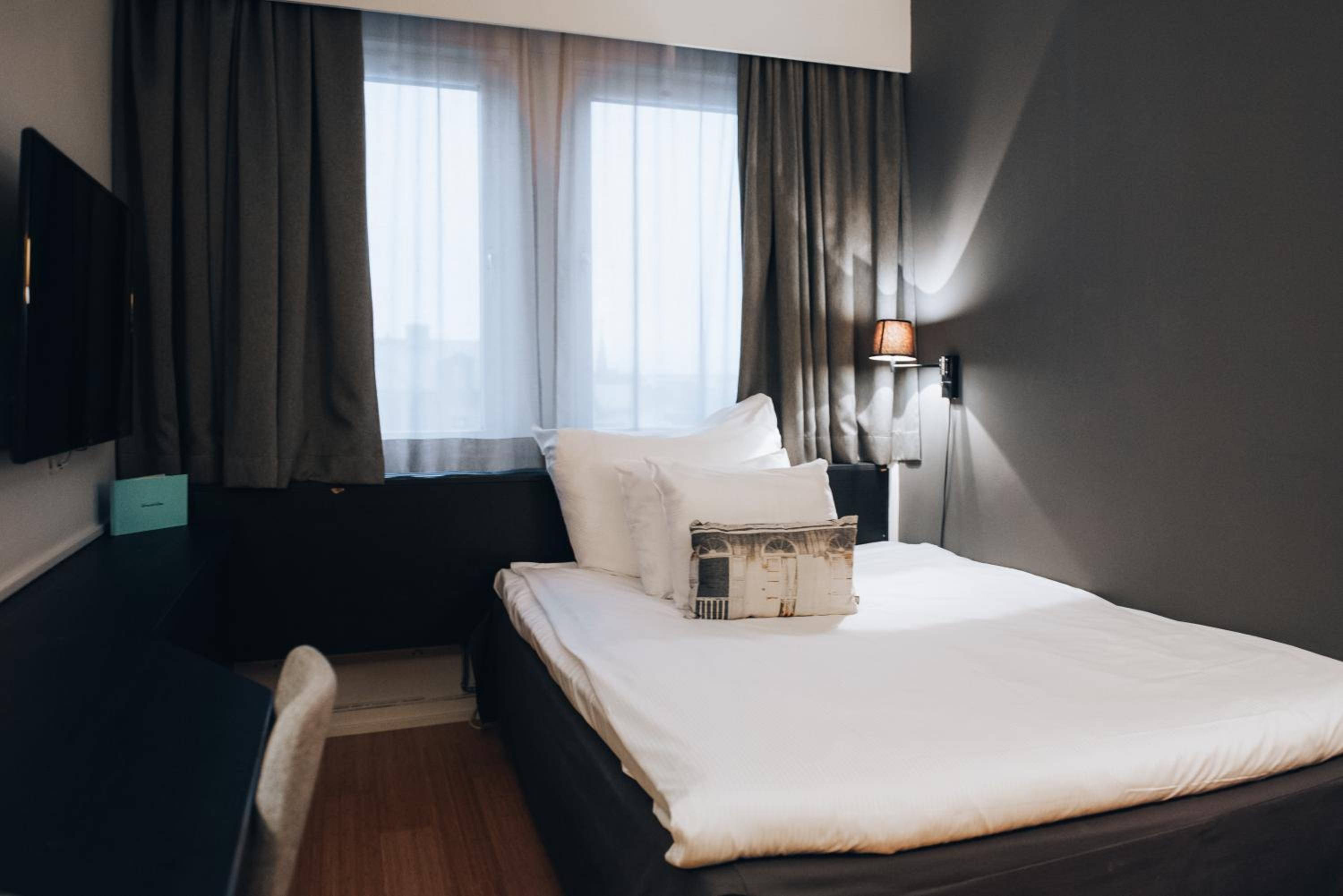 Compact Double Room - Photo 1