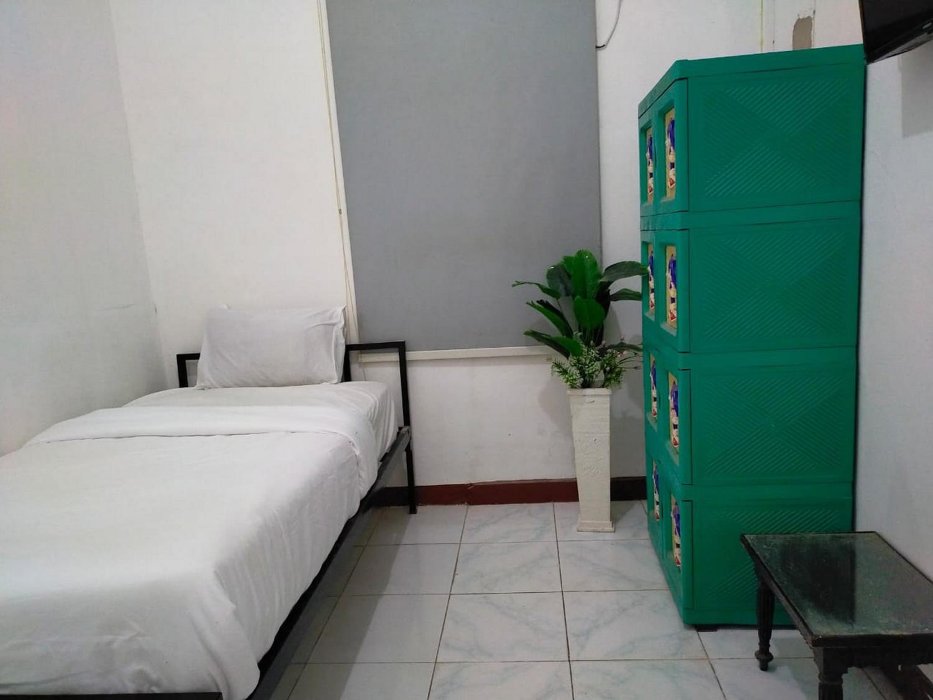 Twin Room - Photo 2
