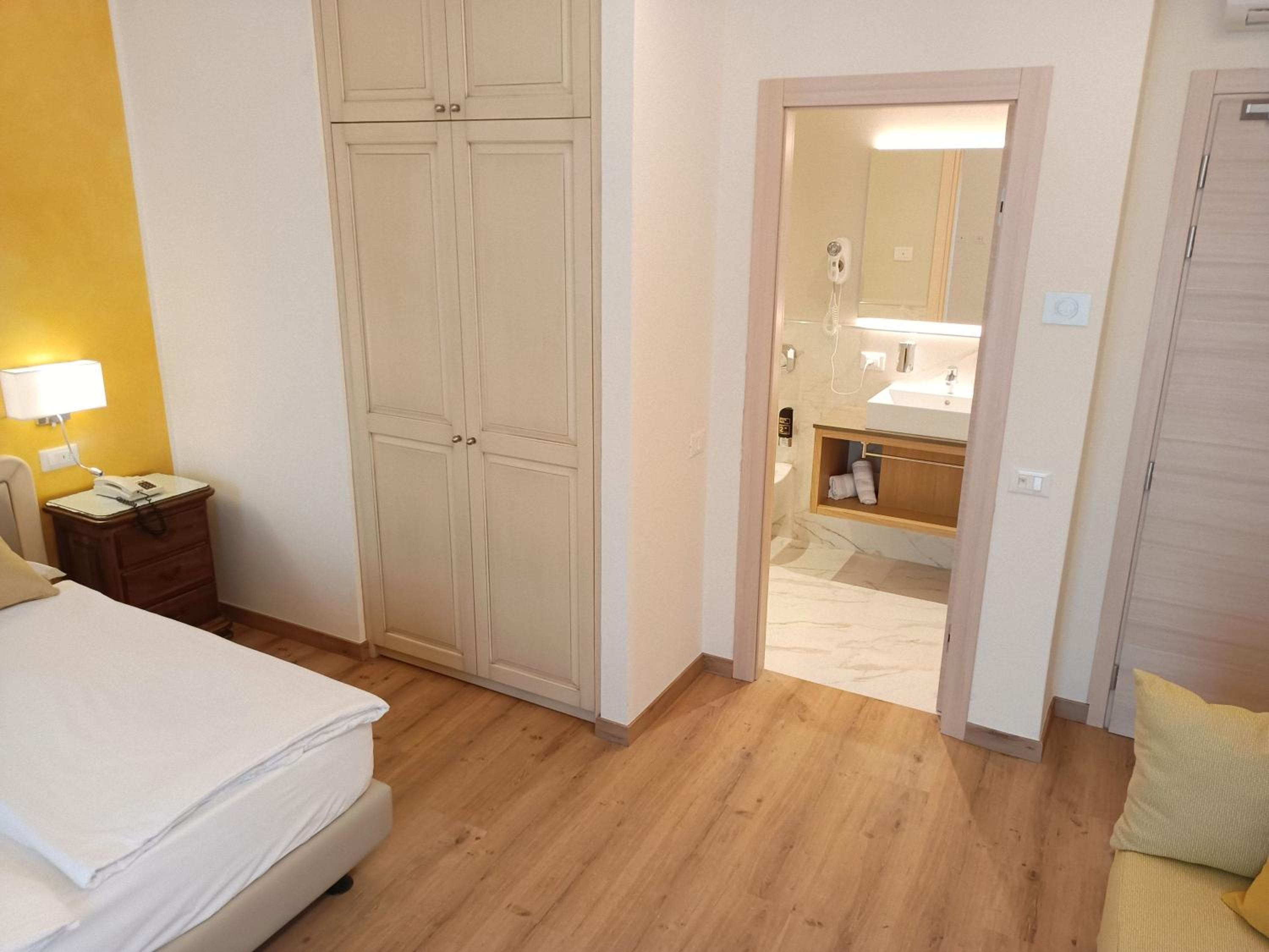 Junior Suite - Photo 11