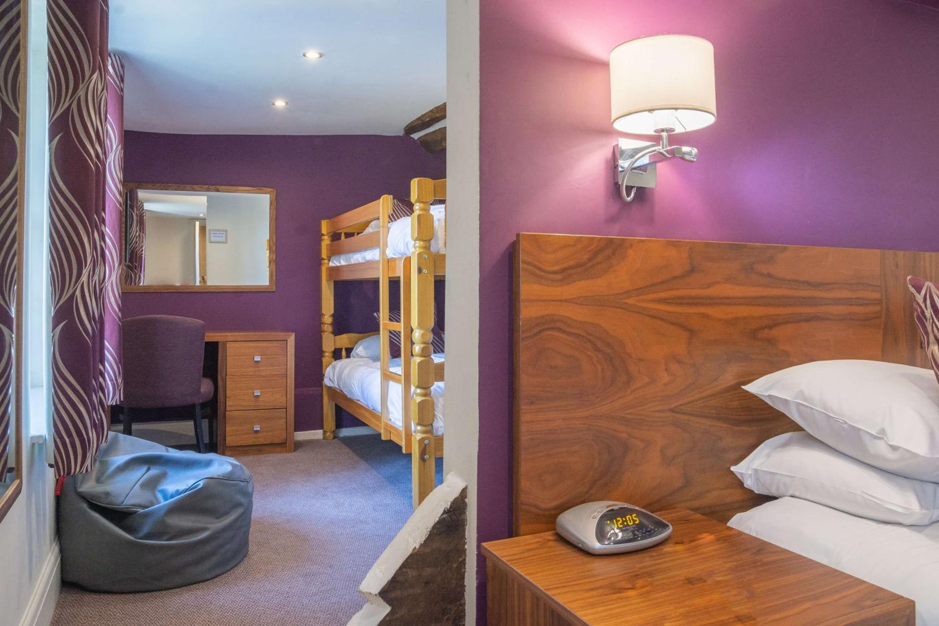 Executive Family Room with One Double Bed and One Single Bunk Bed - Photo 1