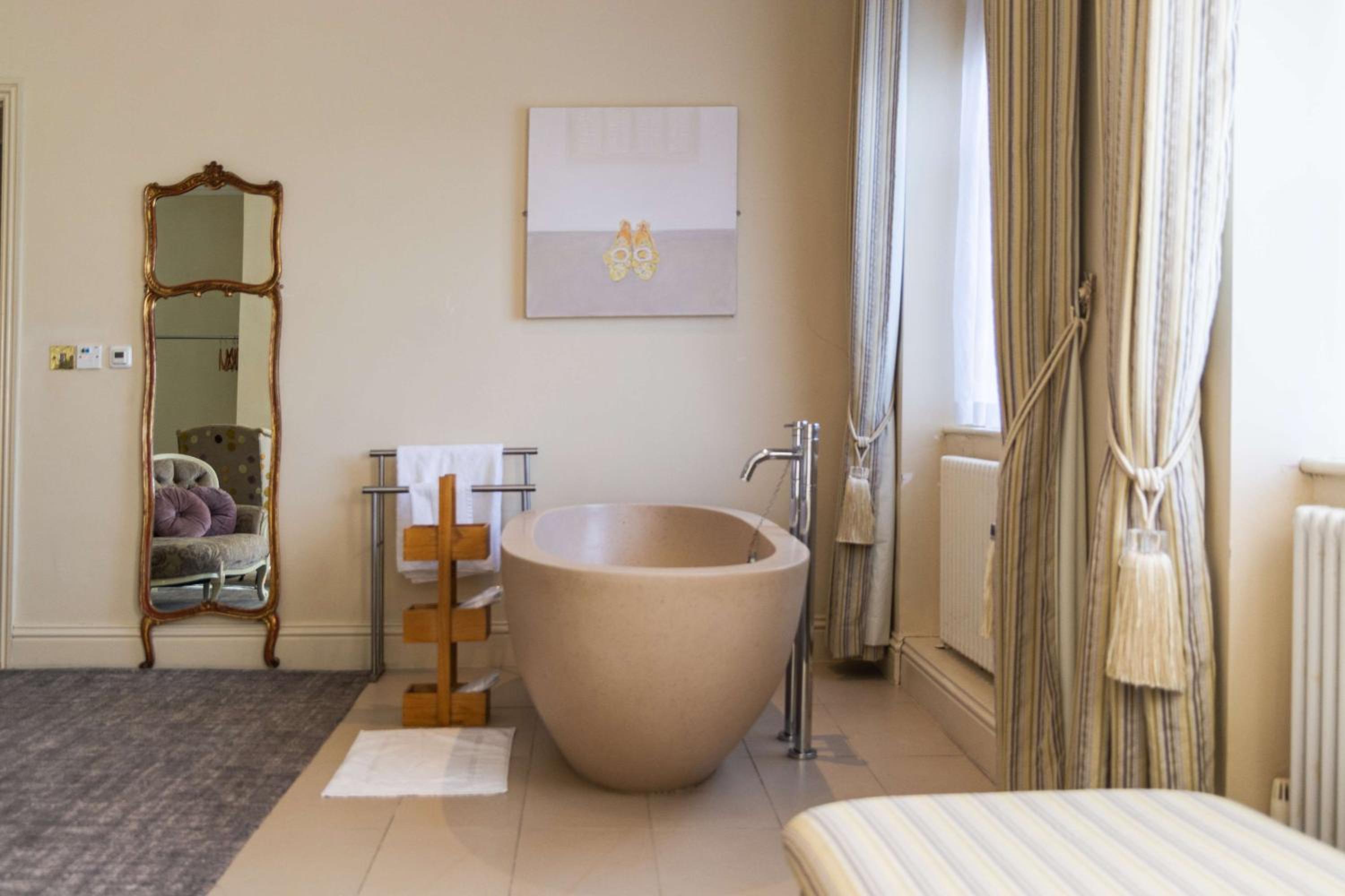 Deluxe Double Room with View - Photo 7
