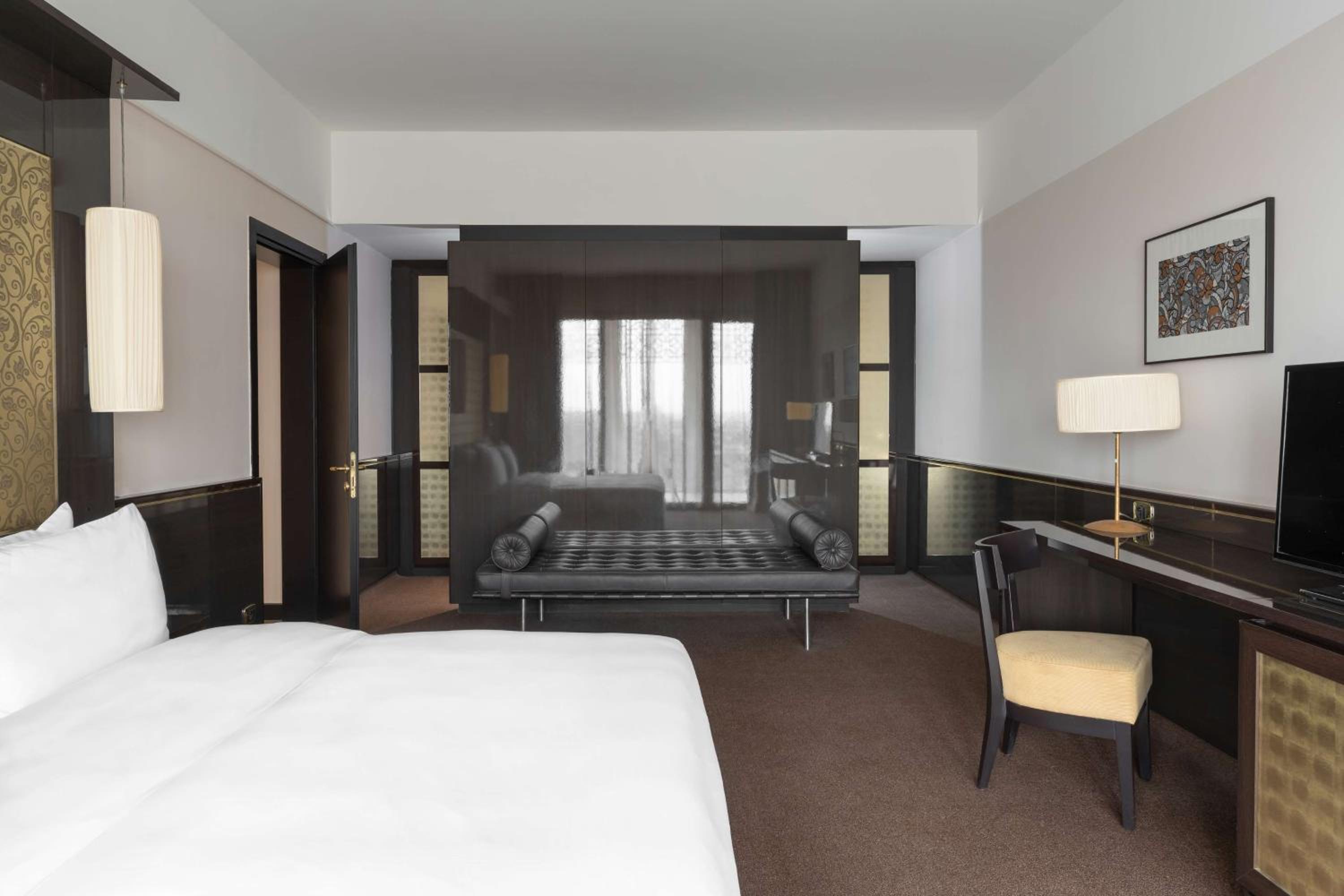 Grand Suite - Panoramic View - Photo 20