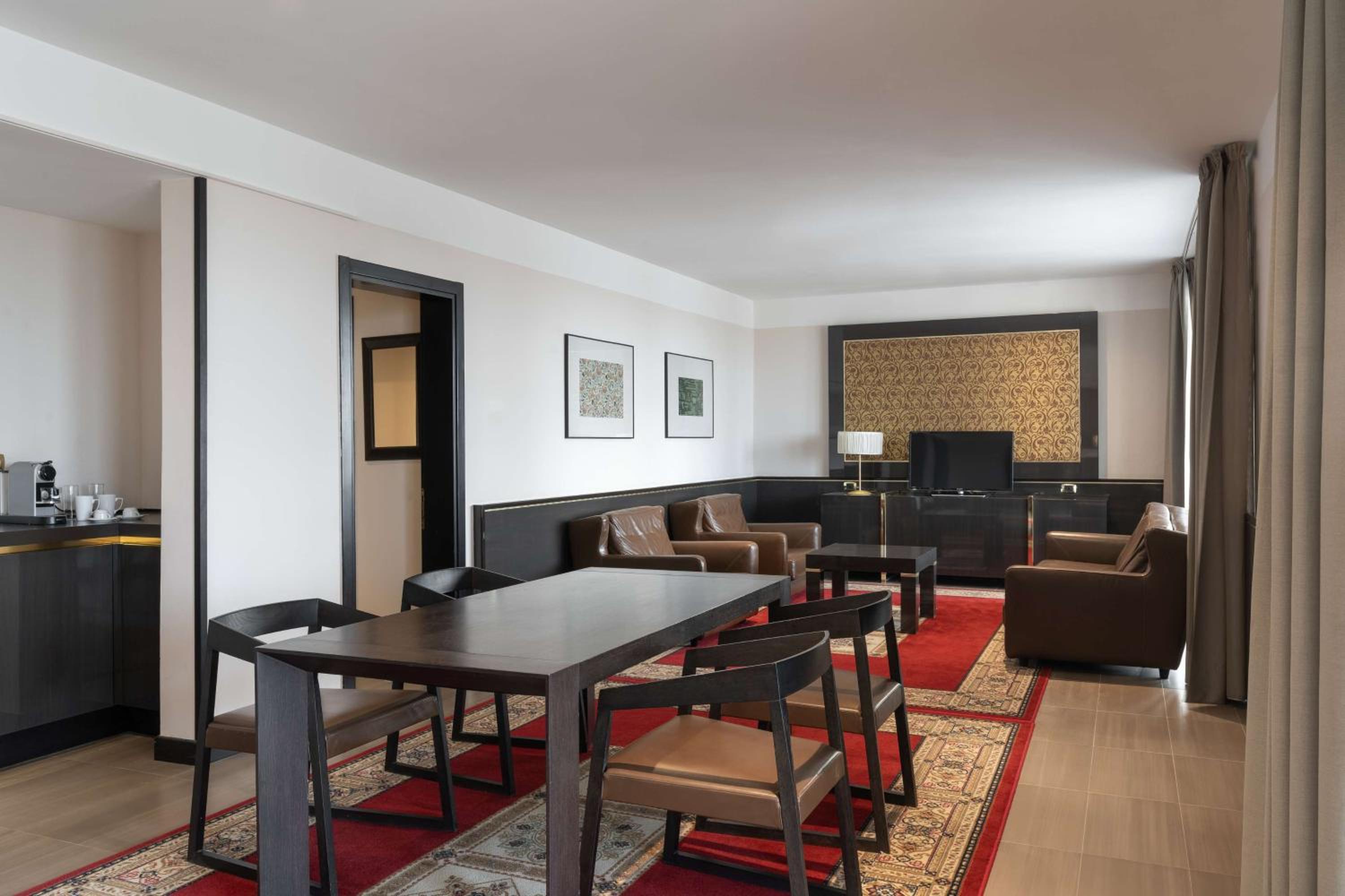 Grand Suite - Panoramic View - Photo 21