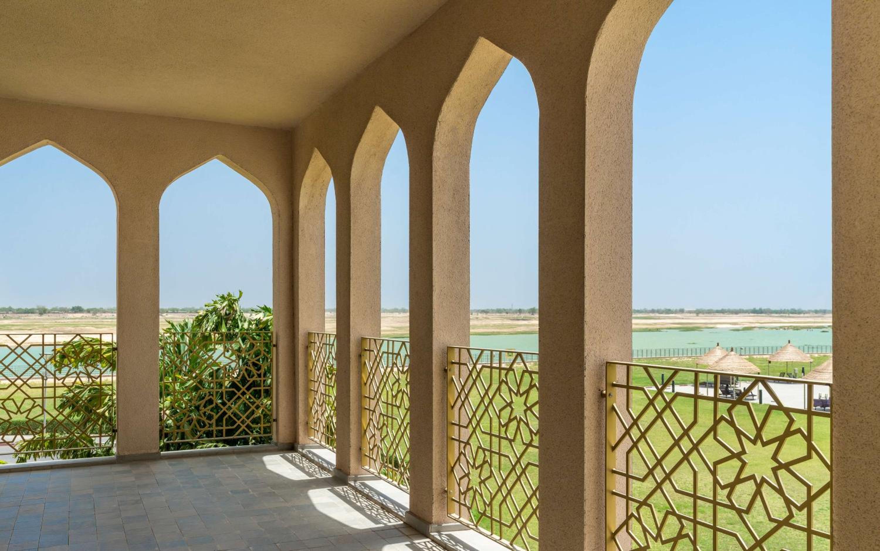 Grand Suite - Panoramic View - Photo 8