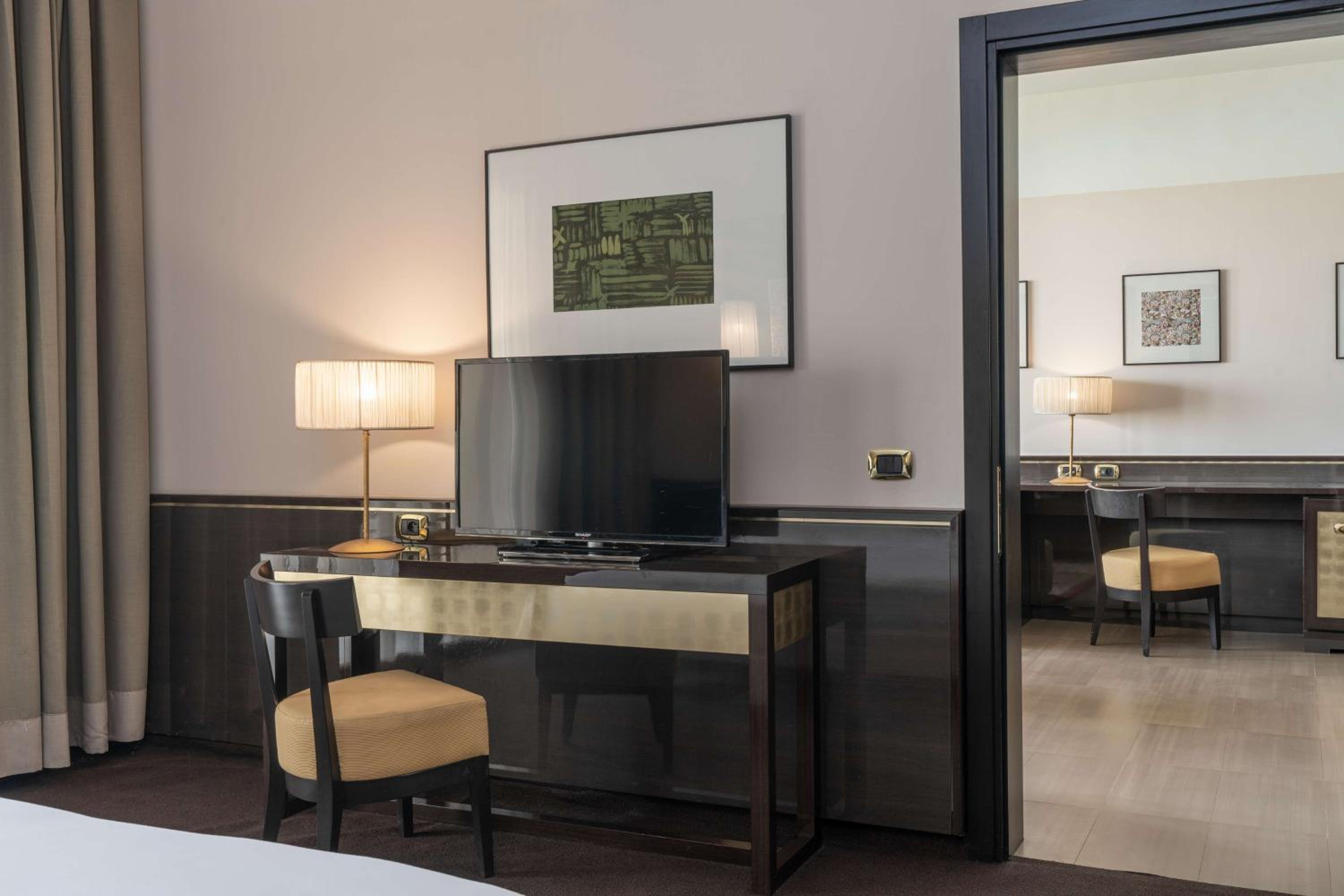 Suite - Pool or River View - Photo 2