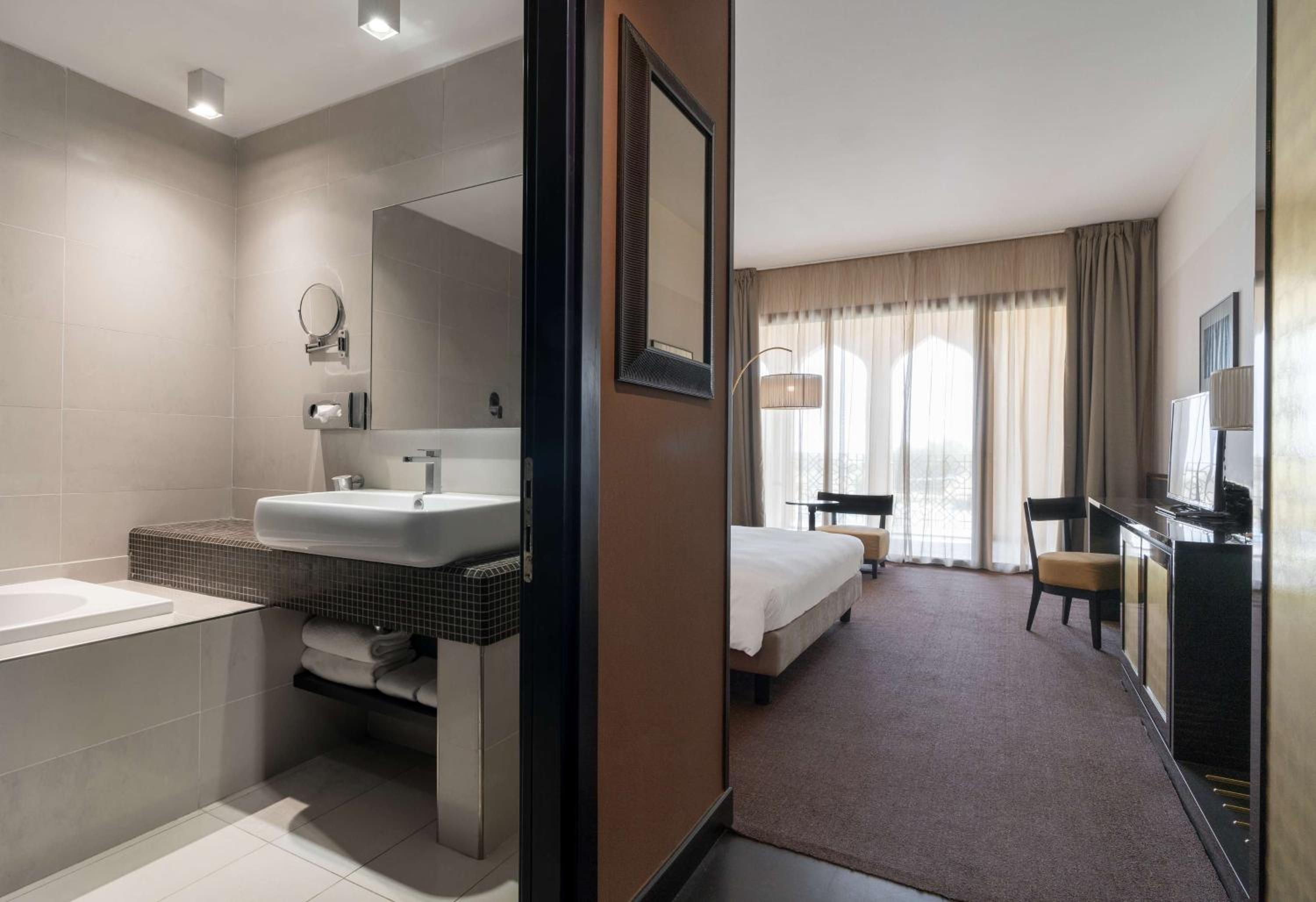Superior Room - City view - Photo 3