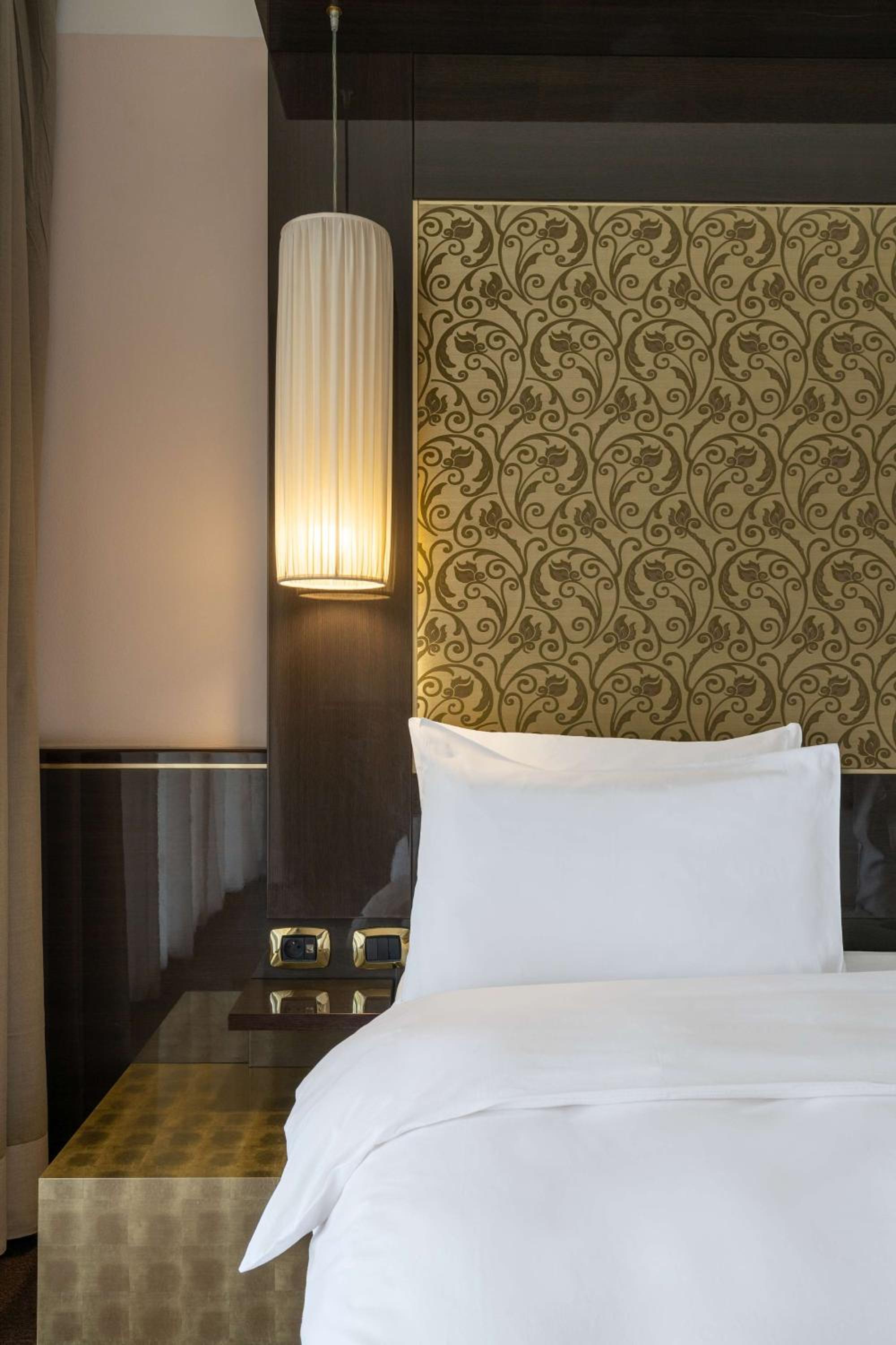 Superior Room - City view - Photo 8