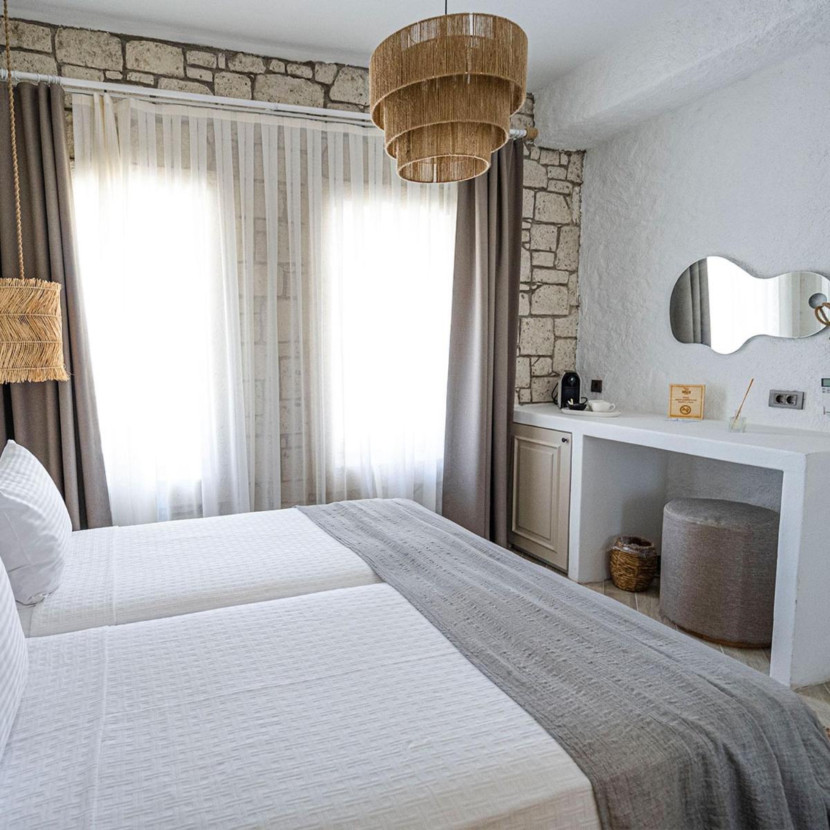 Standard Double or Twin Room - Photo 4