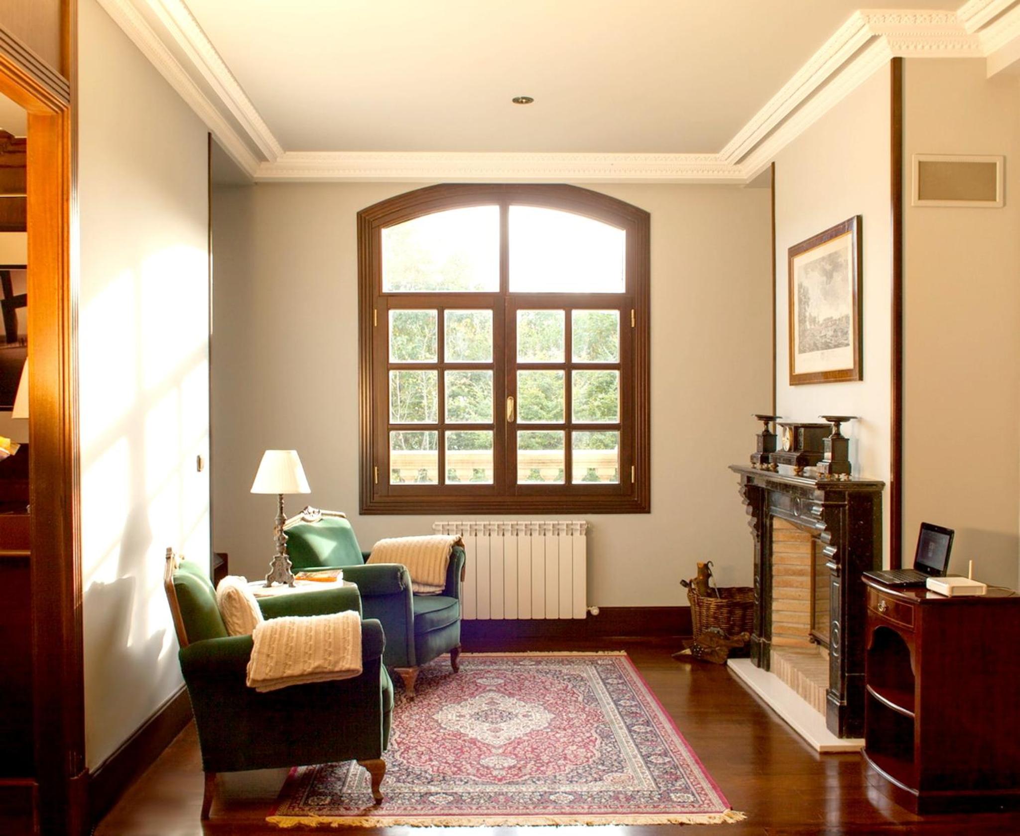 Six-Bedroom Holiday Home