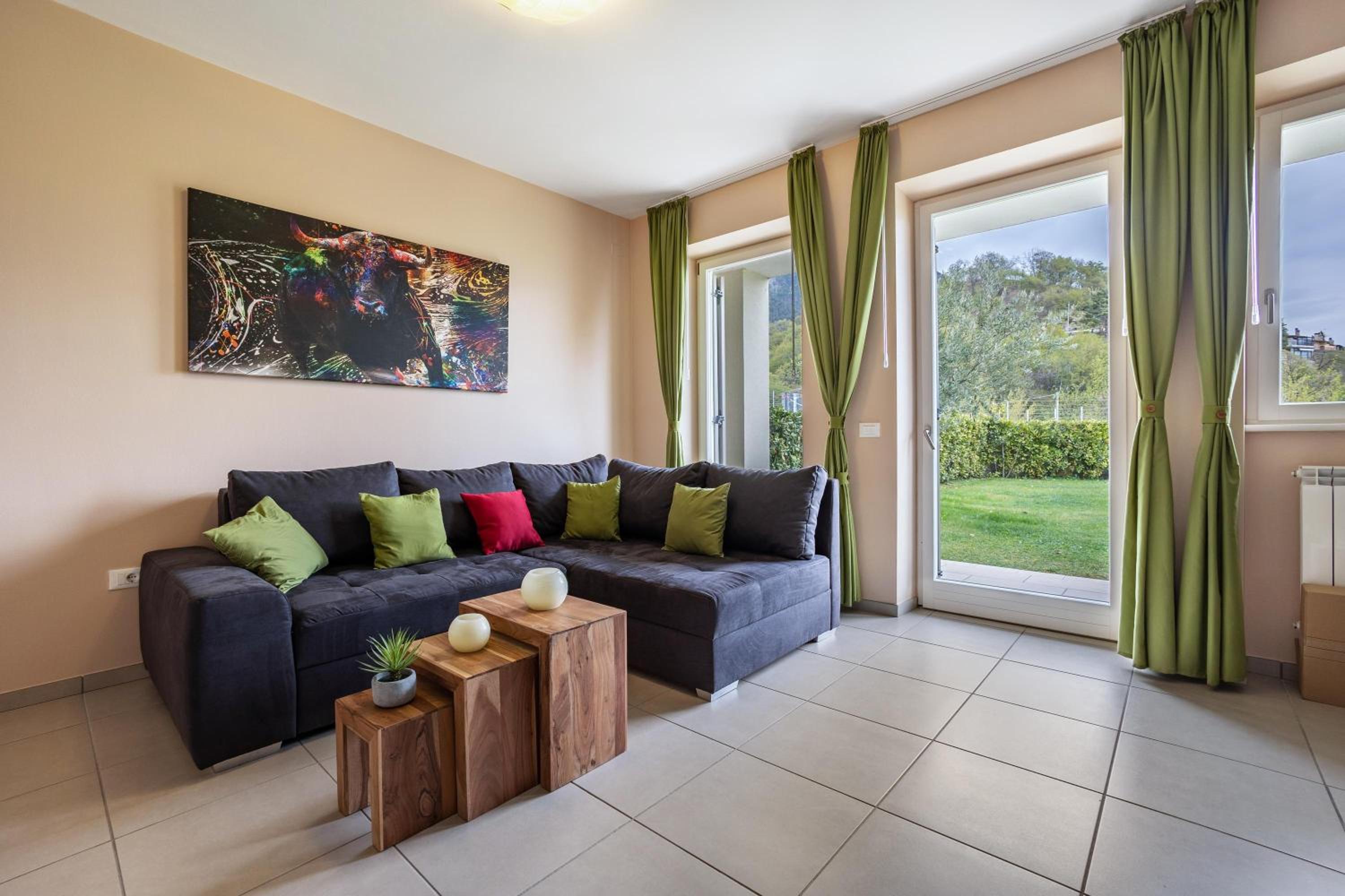 Two-Bedroom Deluxe Apartment with Garden View