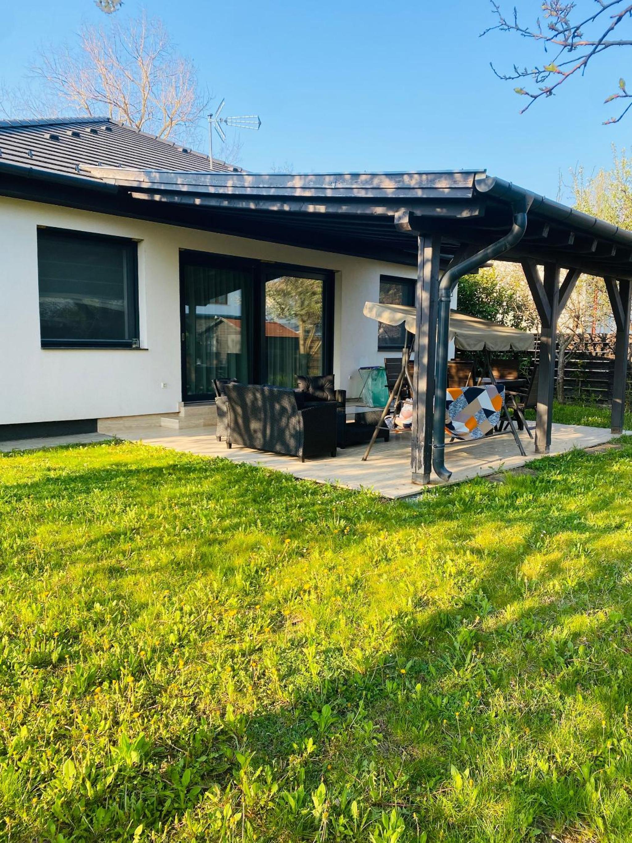 Villa photo 1