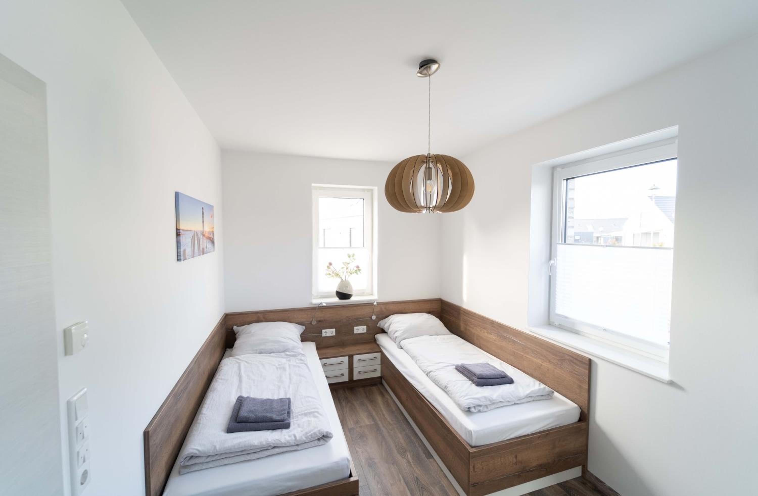 Three-Bedroom House photo 3