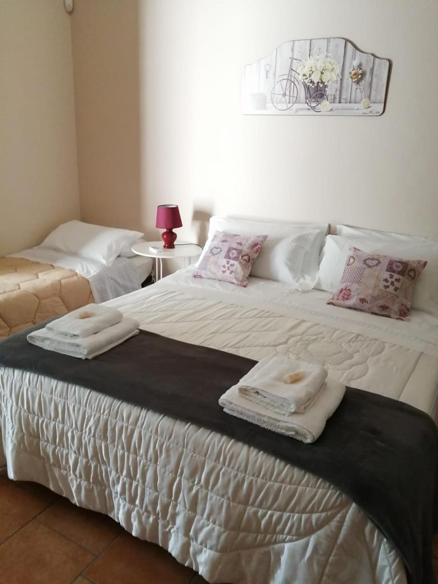 Two-Bedroom House - Photo 15