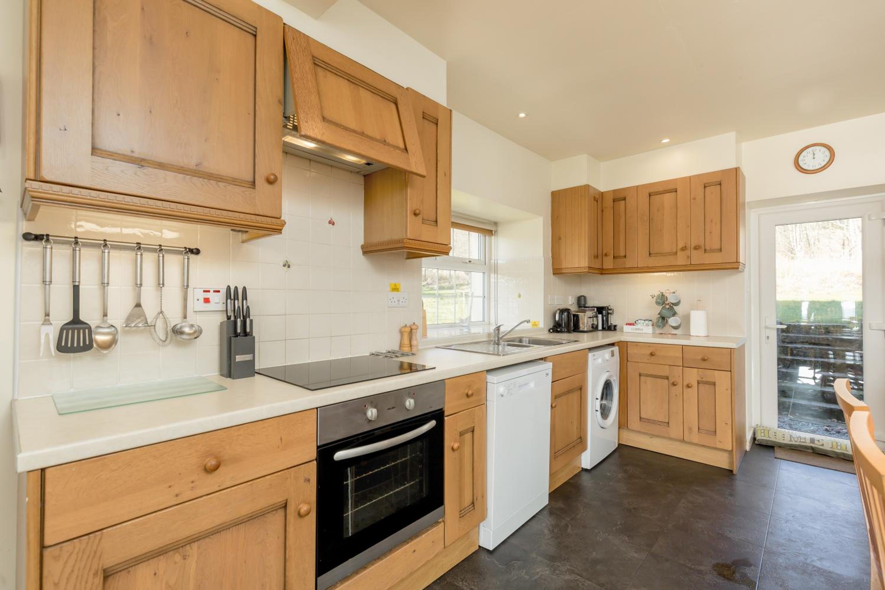 Three-Bedroom House - Photo 8