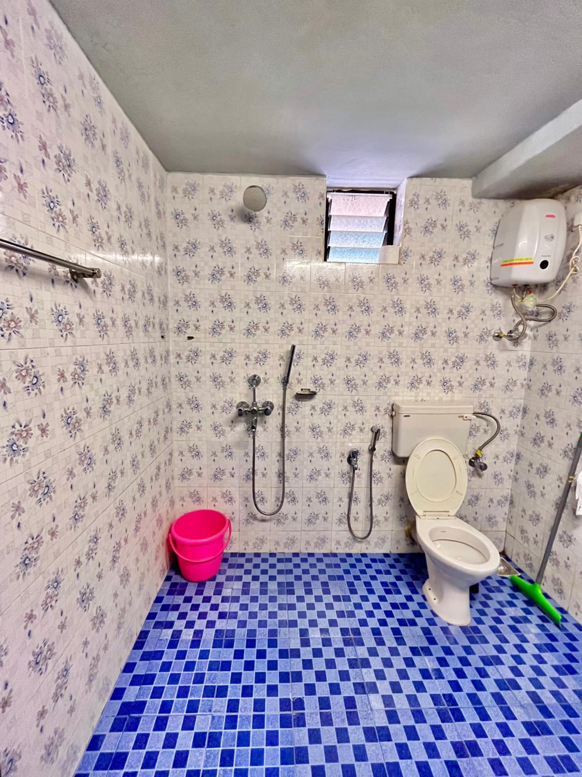 Double Room with Balcony - Photo 6