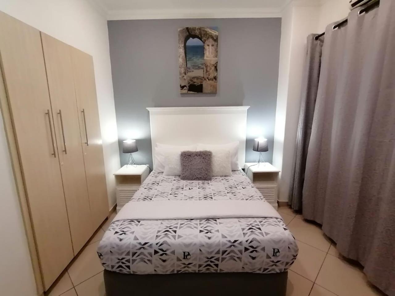 Budget Double Room - Photo 15