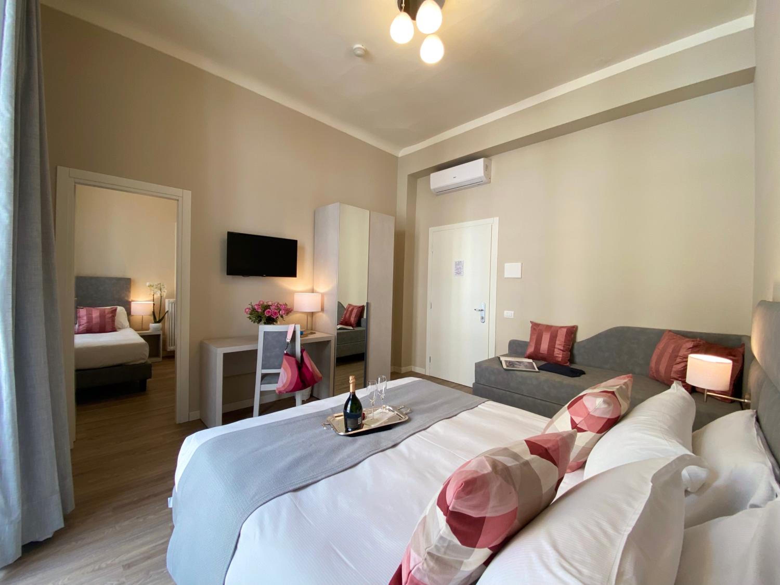 Triple Room - Photo 13