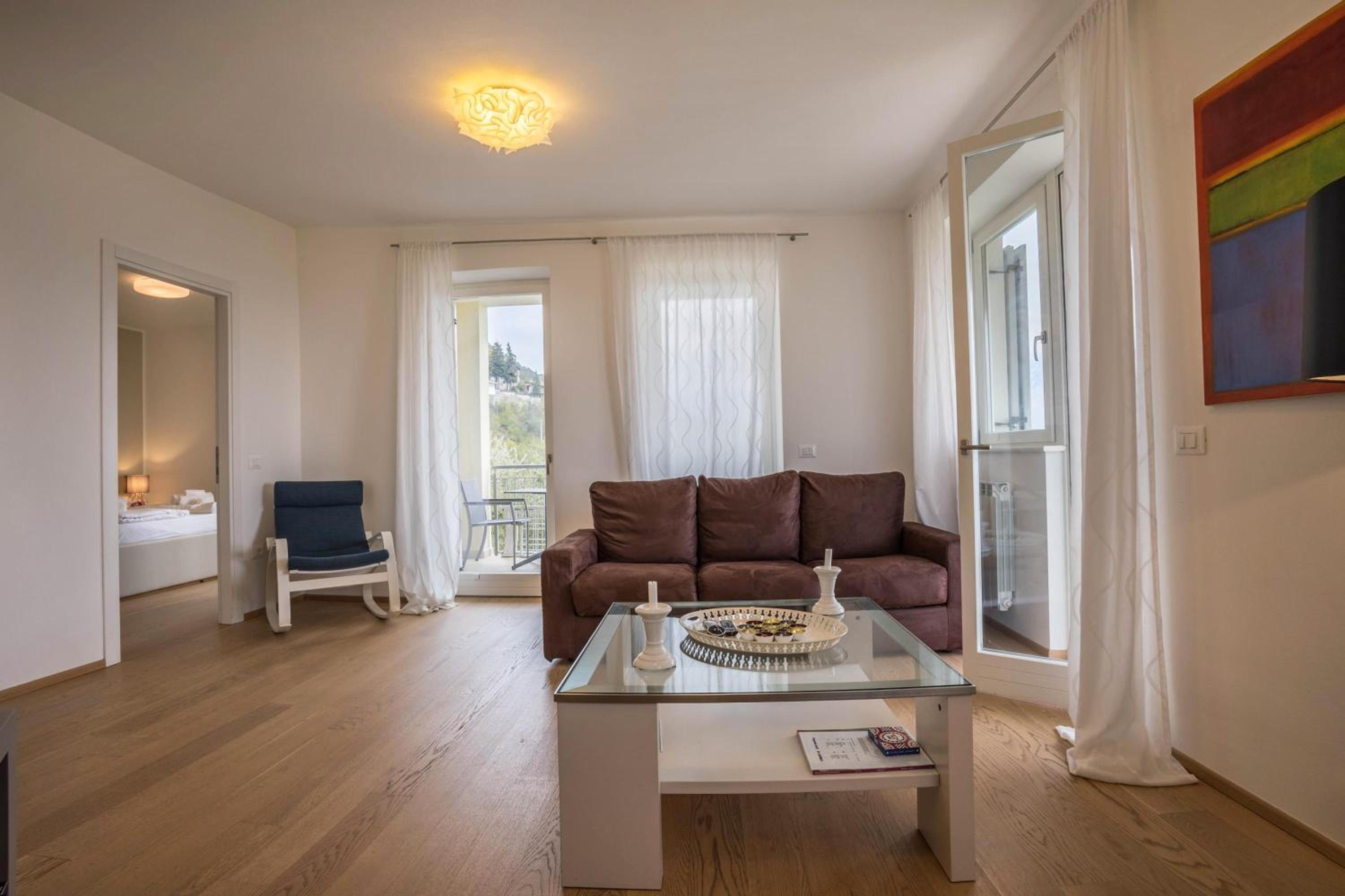 Two-Bedroom Deluxe Apartment with Garden View photo 1